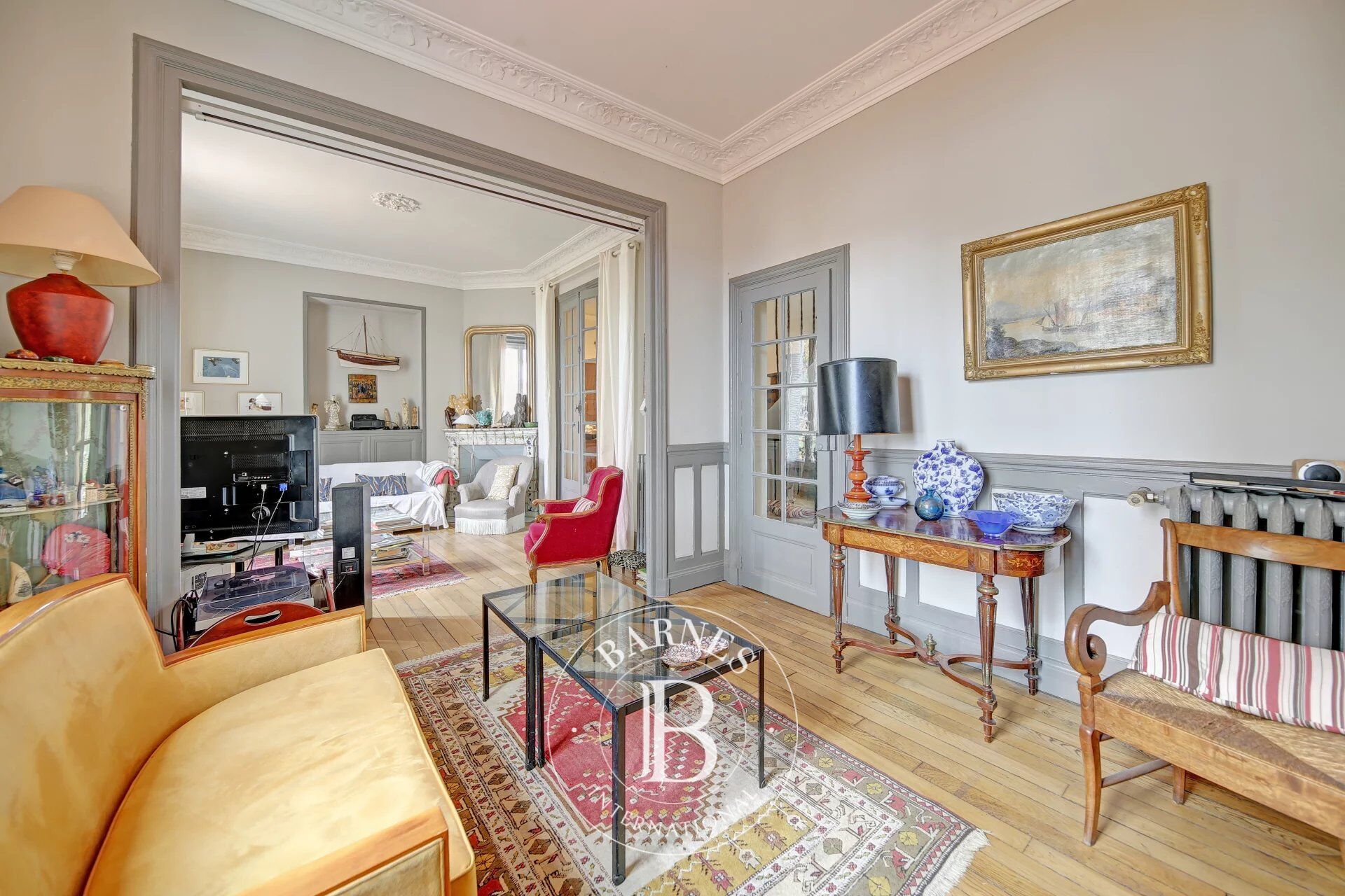 Casa Versailles - picture 1