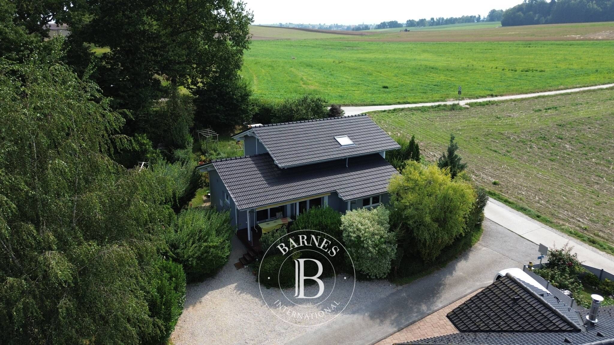 Villa Châbles - picture 1