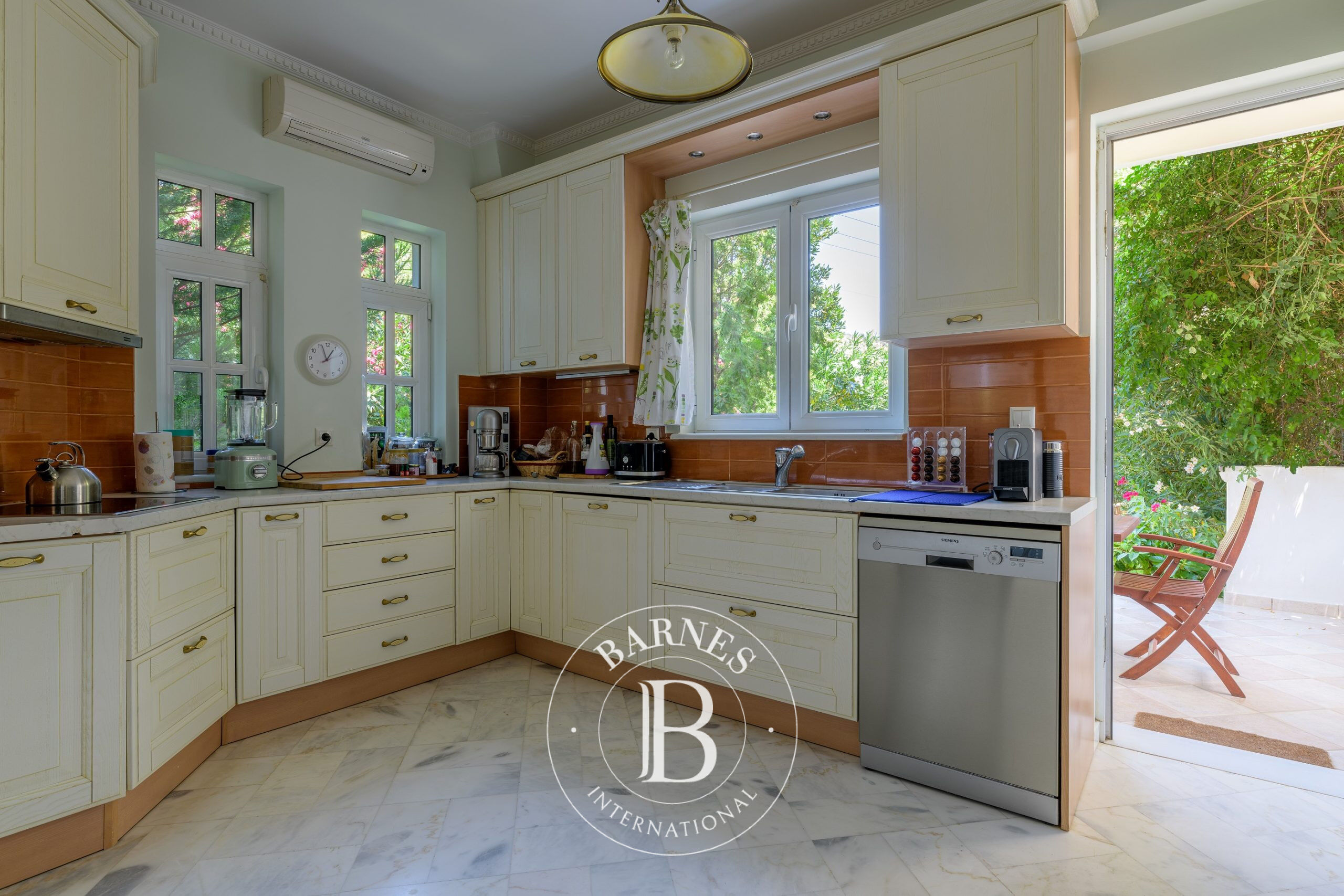 Ev Vouliagmeni - picture 9