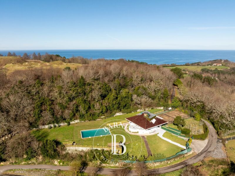 HONDARRIBIA - Villa moderna con la piscina en Hondarribia