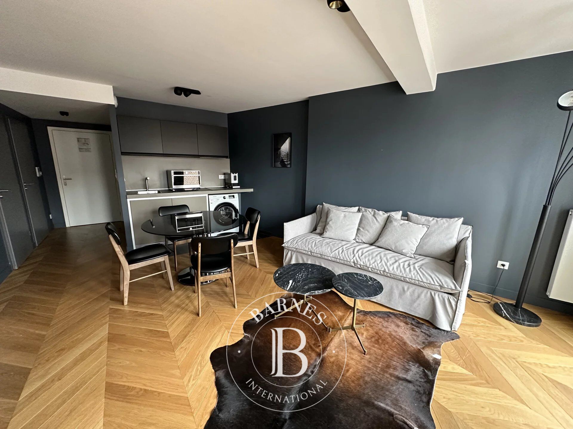 For Rent, Apartment Lille 1 Bedroom - 45 m² - € 1,300 / month