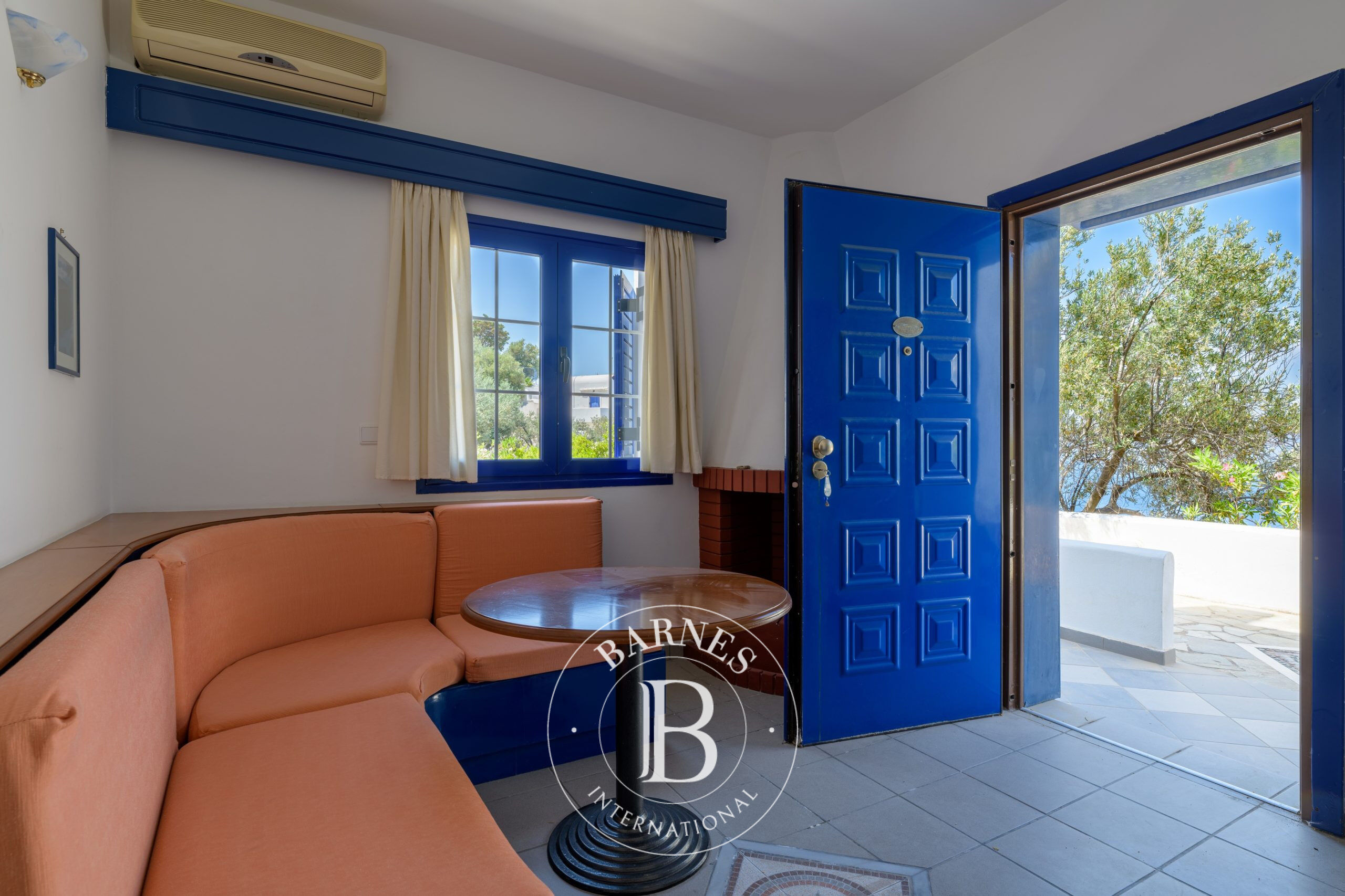 Ensemble au Bord de la Mer - Epidaure, Argolide - picture 3