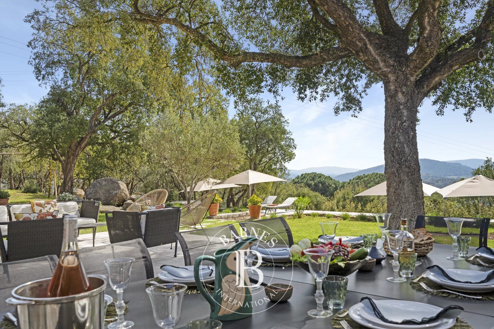 LOCATION SAISONNIÈRE - LE PLAN DE LA TOUR - VILLA RENOVEE - VUE DEGAGEE - 5 CHAMBRES - PISCINE - picture 3