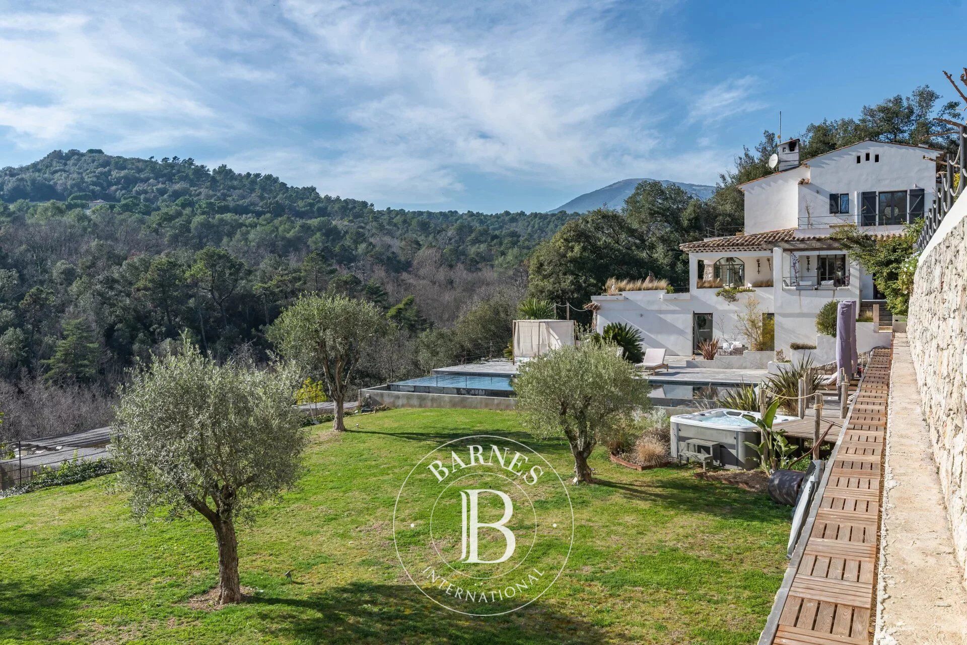 Saint-Paul-de-Vence – Domaine d’exception aux vues imprenables sur le Cap d’Antibes - picture 2