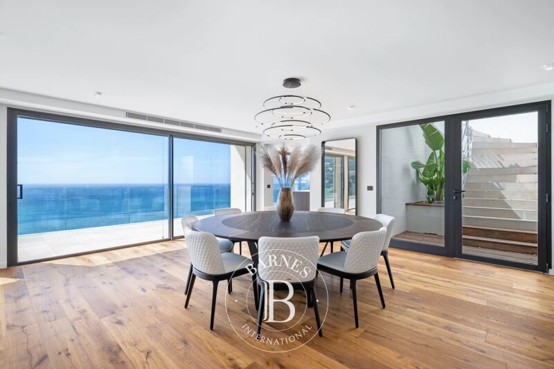 ROQUEBRUNE-CAP-MARTIN - LUSSUOSO ATTICO FRONTE MARE