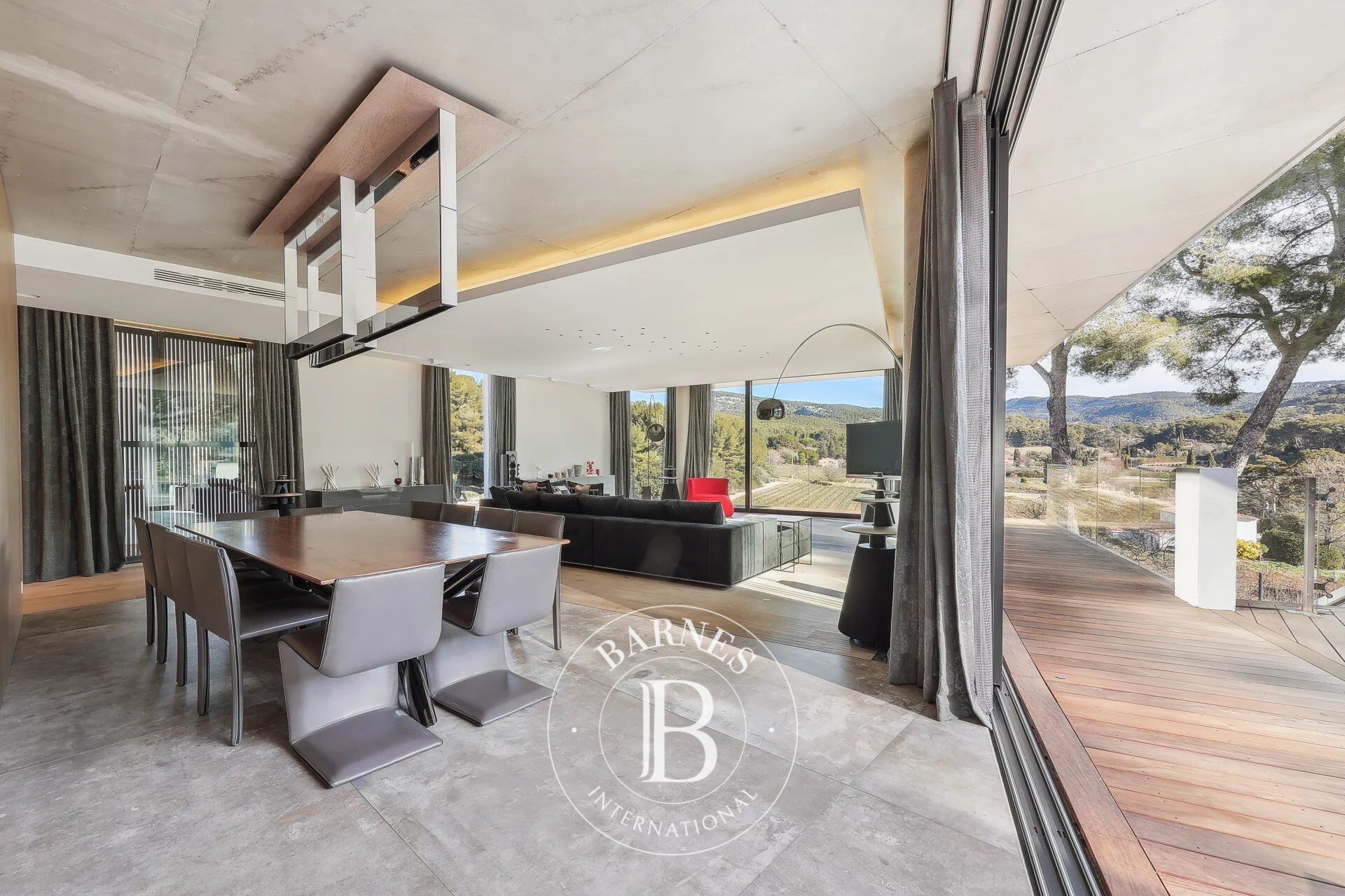 Villa Cassis - picture 1