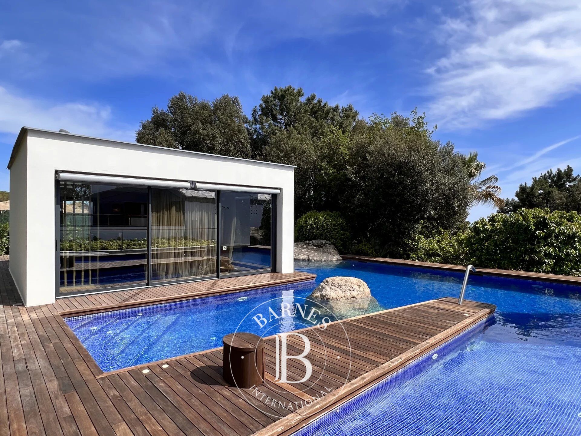 Wonderful villa for sale in the prestigious urbanization Supermaresme, in Sant Andreu de Llavaneres, Barcelona - picture 3