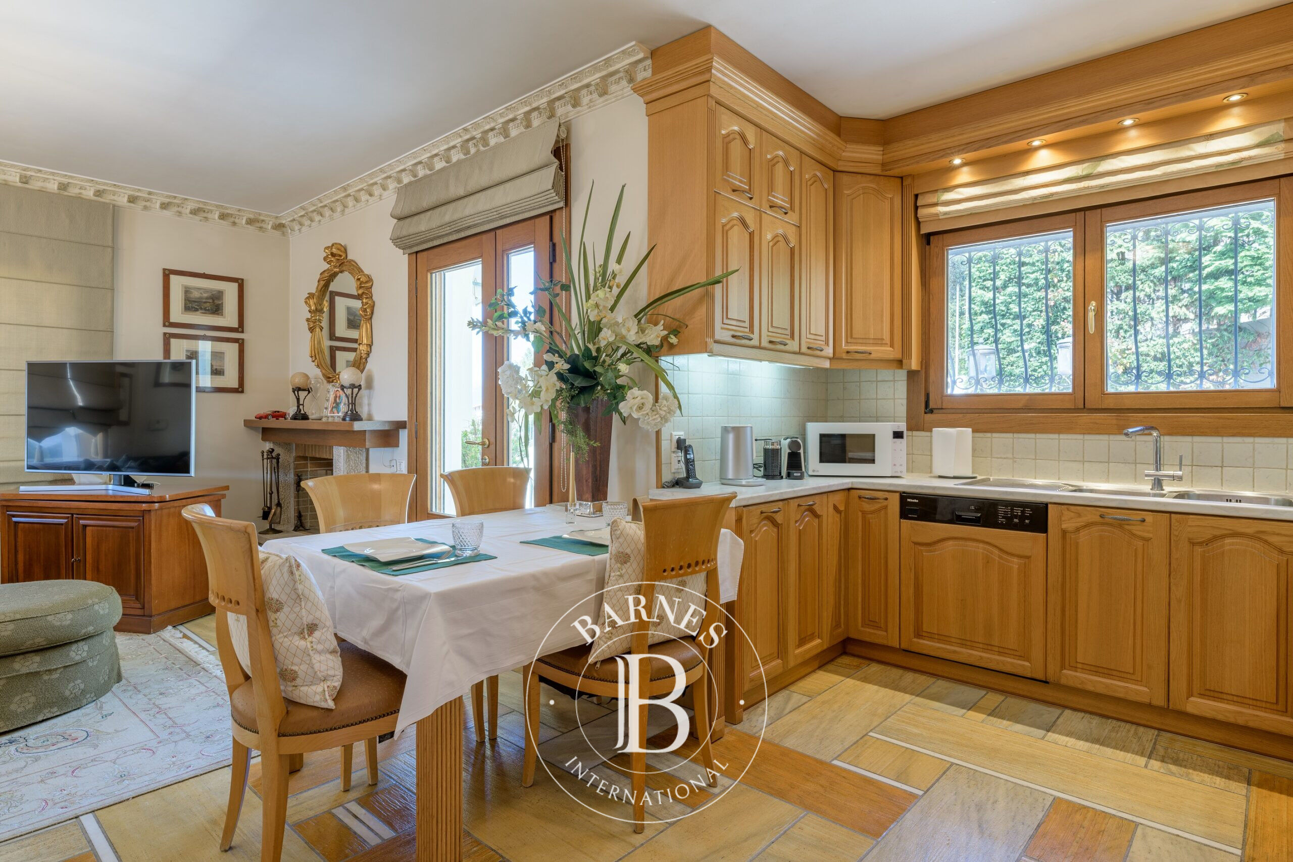 Ev Politeia - picture 6