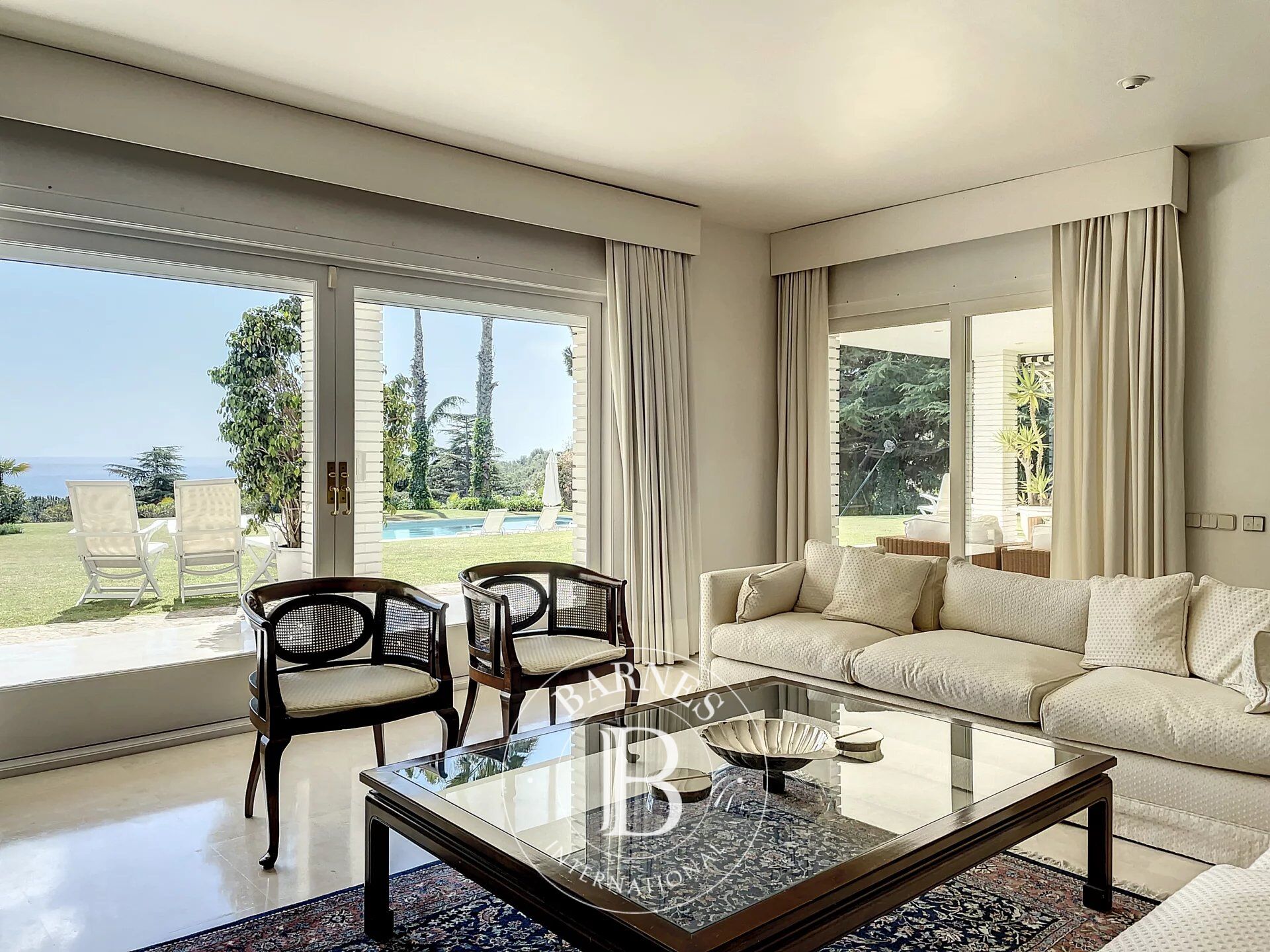 Villa con vistas al mar en venta en Sant Andreu de Llavaneres, Barcelona. - picture 3