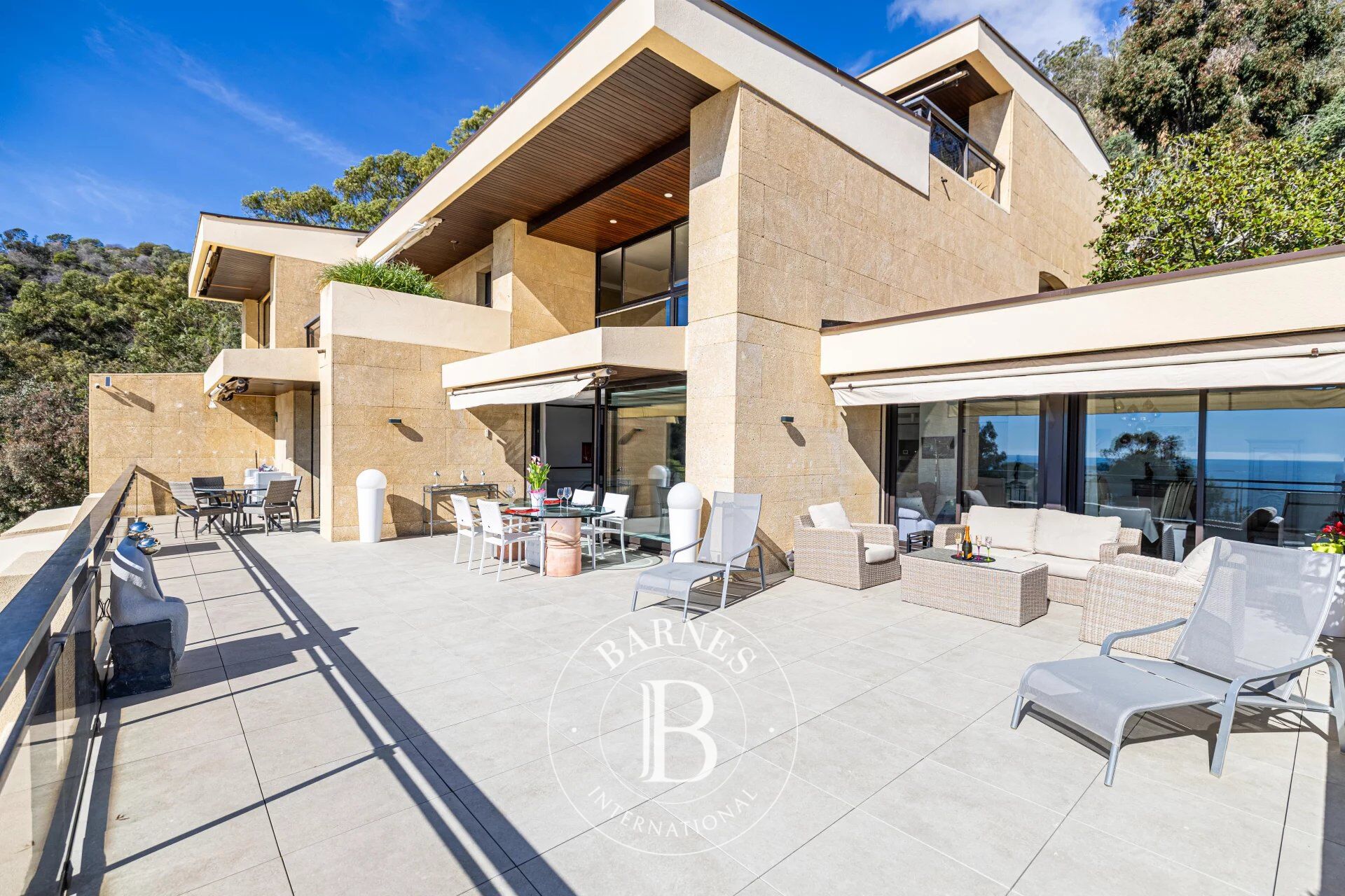 CANNES EDEN - 5 BEDROOMS - TERRACES - PANORAMIC SEA VIEW - picture 3