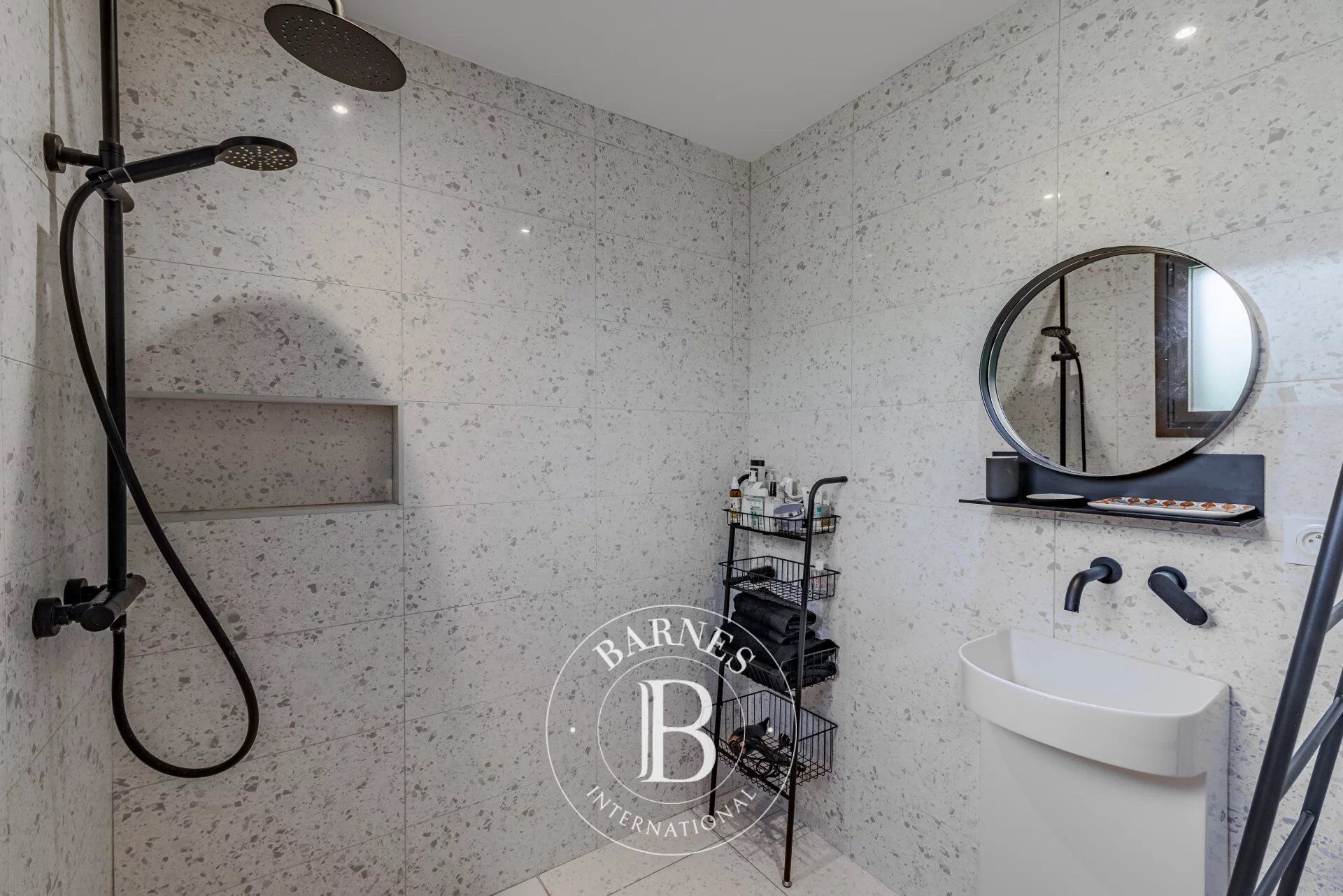 Villa Biot - picture 9