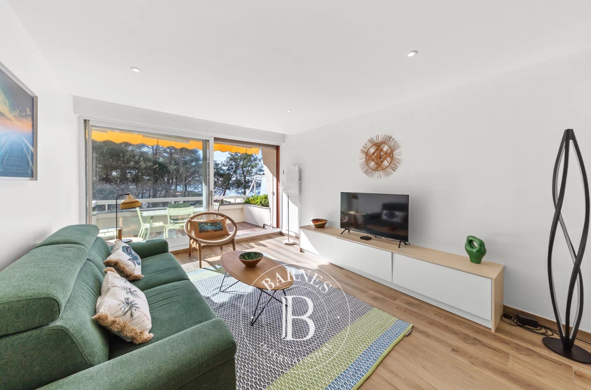 MAGNIFIQUE APPARTEMENT EN PREMIERE LIGNE AVEC VUE PANORAMIQUE AU MOULLEAU - picture 3