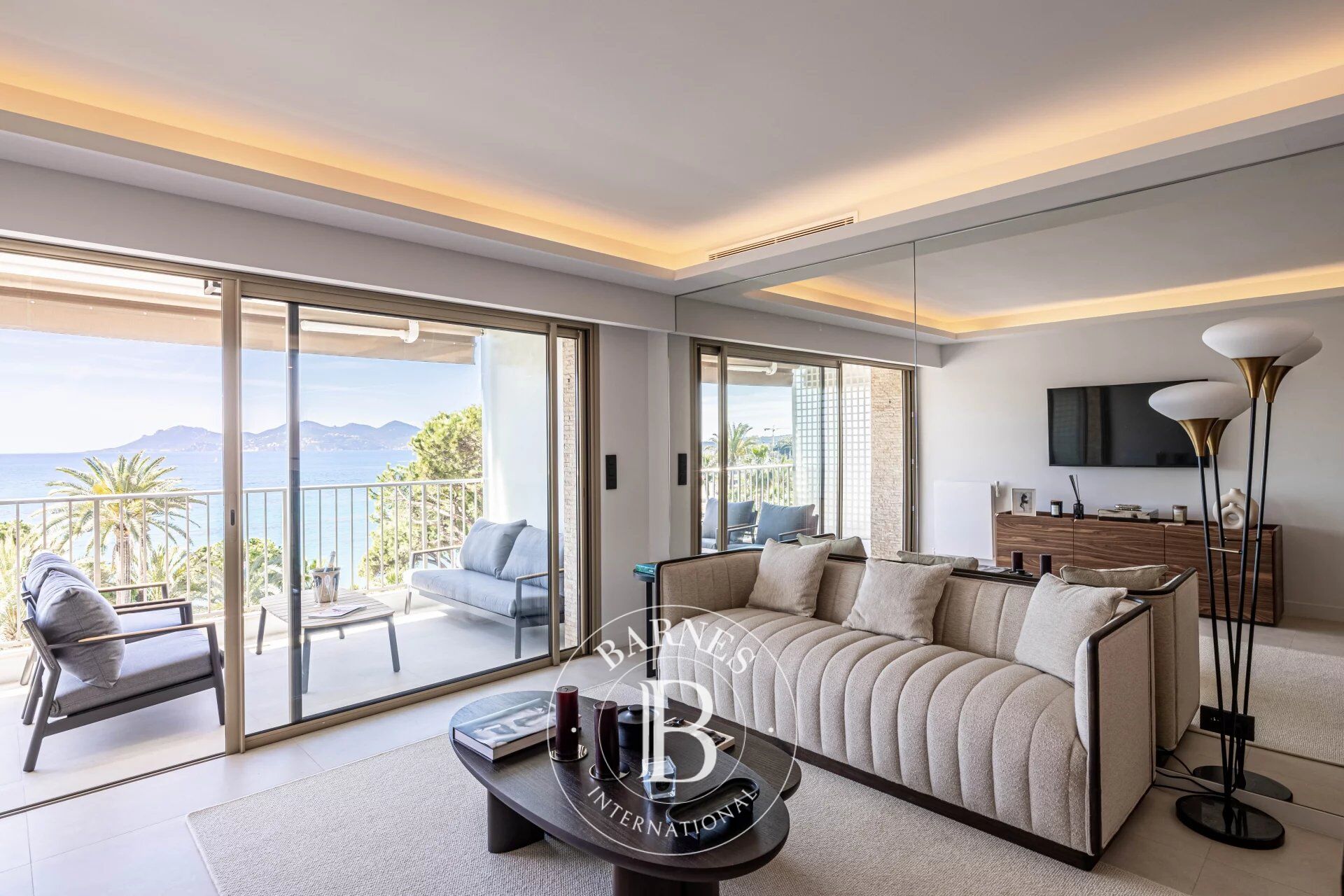 CANNES CROISETTE - VUE MER PANORAMIQUE - 2 CHAMBRES - picture 1
