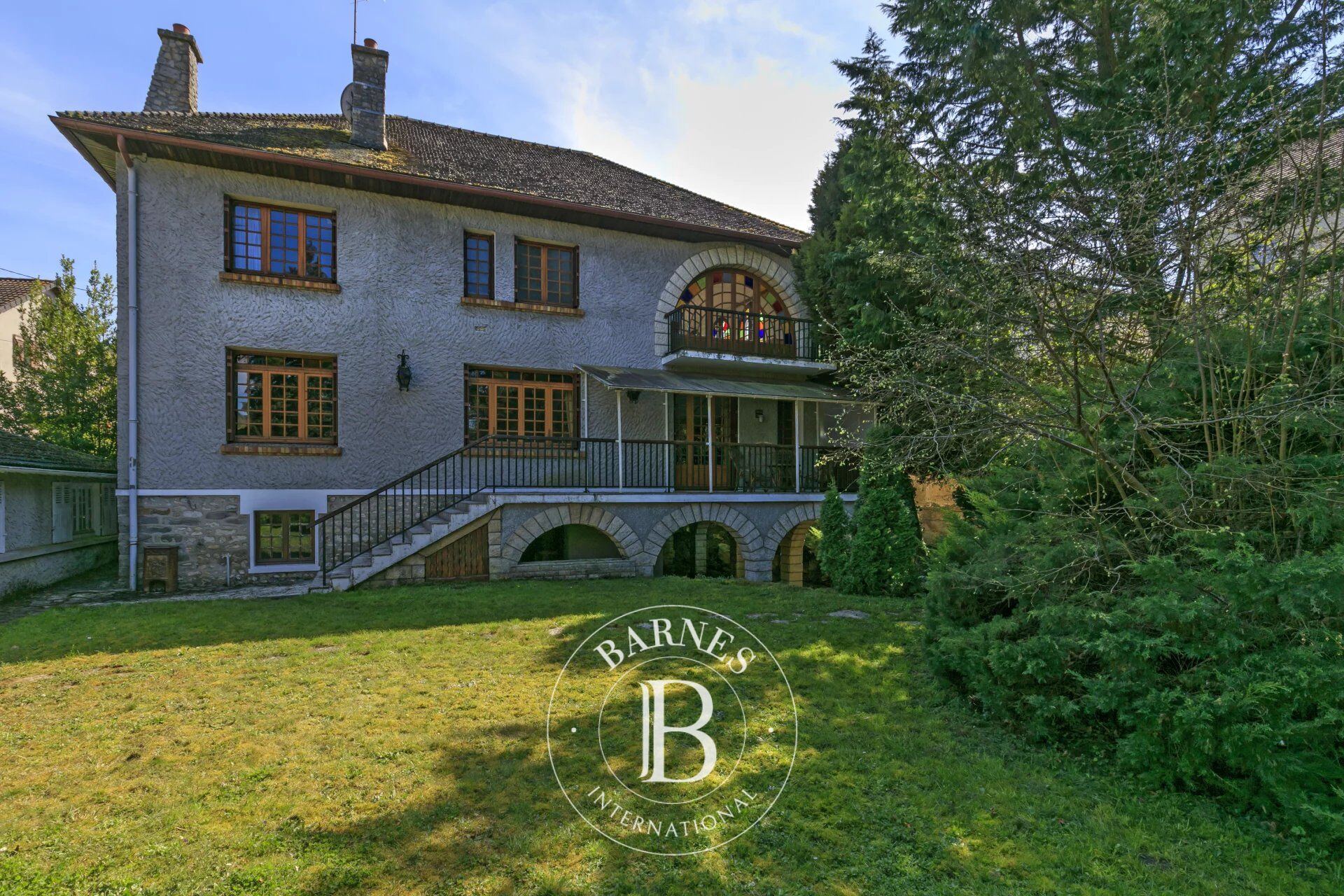 Sole agent - La Ferté-Alais - 209m² (2,250 sq ft) house overlooking the Essonne canal - 1,334m² (14,359 sq ft) plot - picture 3