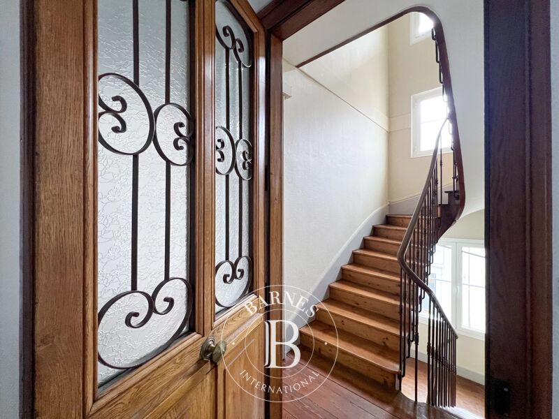 BARNES AIX-LES-BAINS  -  CENTRE-VILLE - APPARTEMENT 4 PIECES - 3 CHAMBRES - CAVE