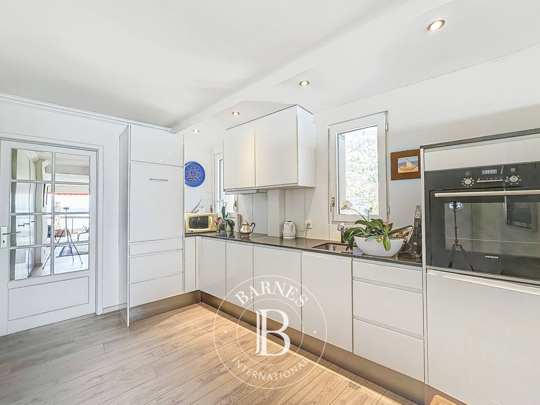 Daire Montreux - picture 8