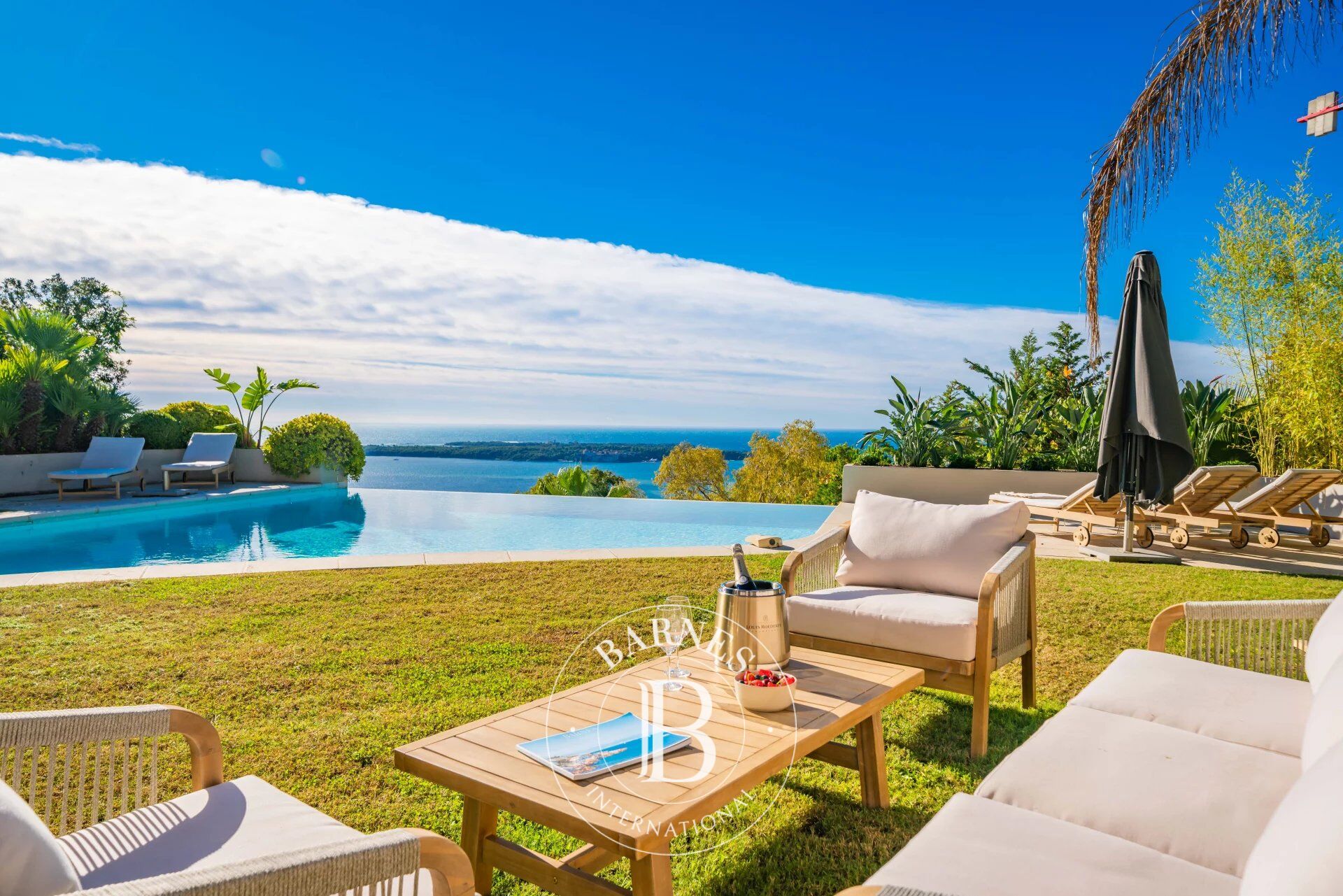 CANNES CALIFORNIE - MODERN PANORAMIC SEA VIEW VILLA - 5 BEDROOMS - picture 1