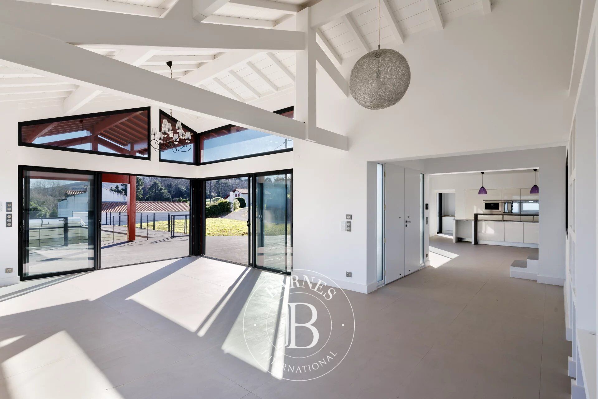 URRUGNE, MAISON CONTEMPORAINE AVEC VUE MER ET MONTAGNE - picture 3