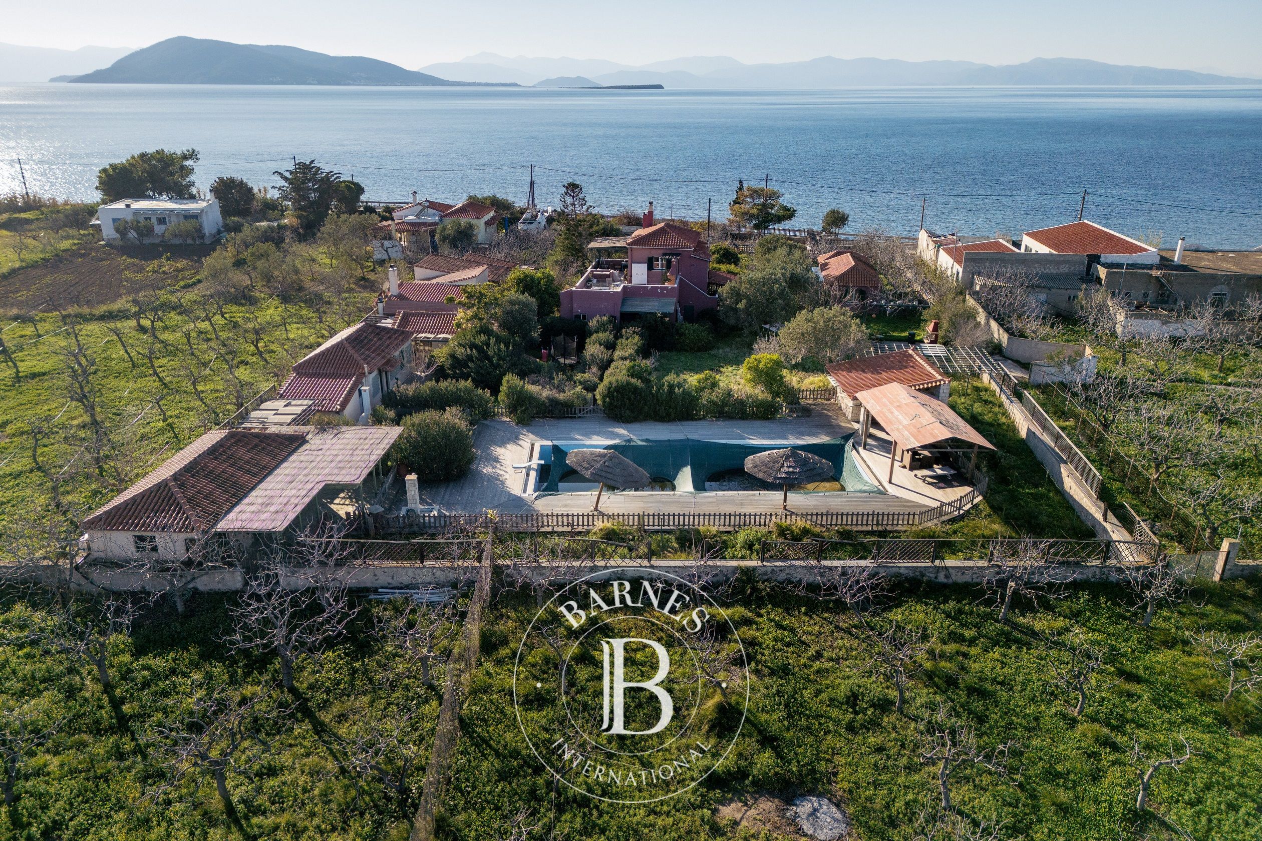 Investment Property in Front of the Sea - Aegina - picture 1