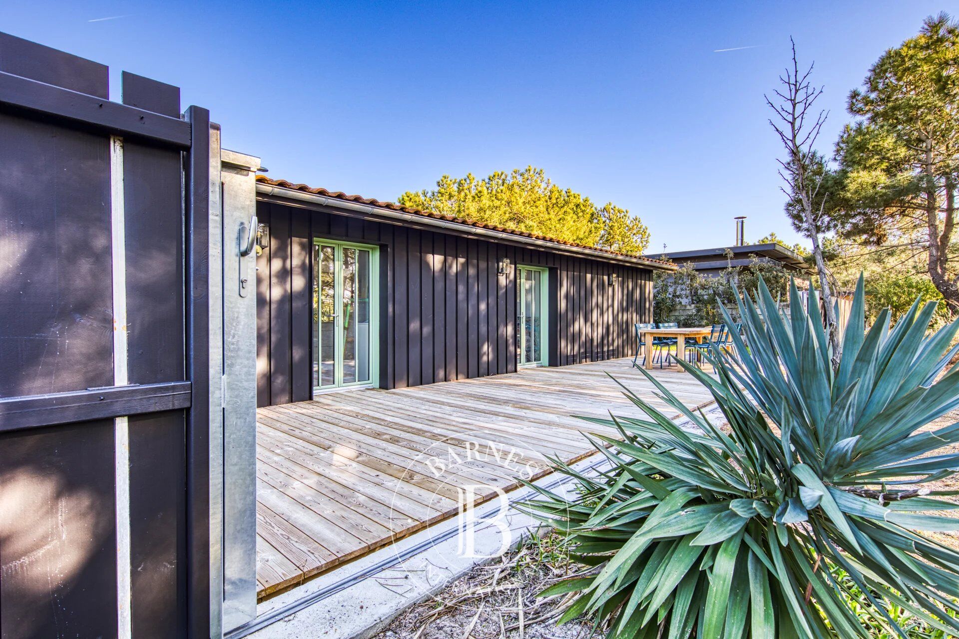 FULLY RENOVATED VILLA, CLOSE TO THE OCEAN, AT THE CAP FERRET POINTE - picture 3