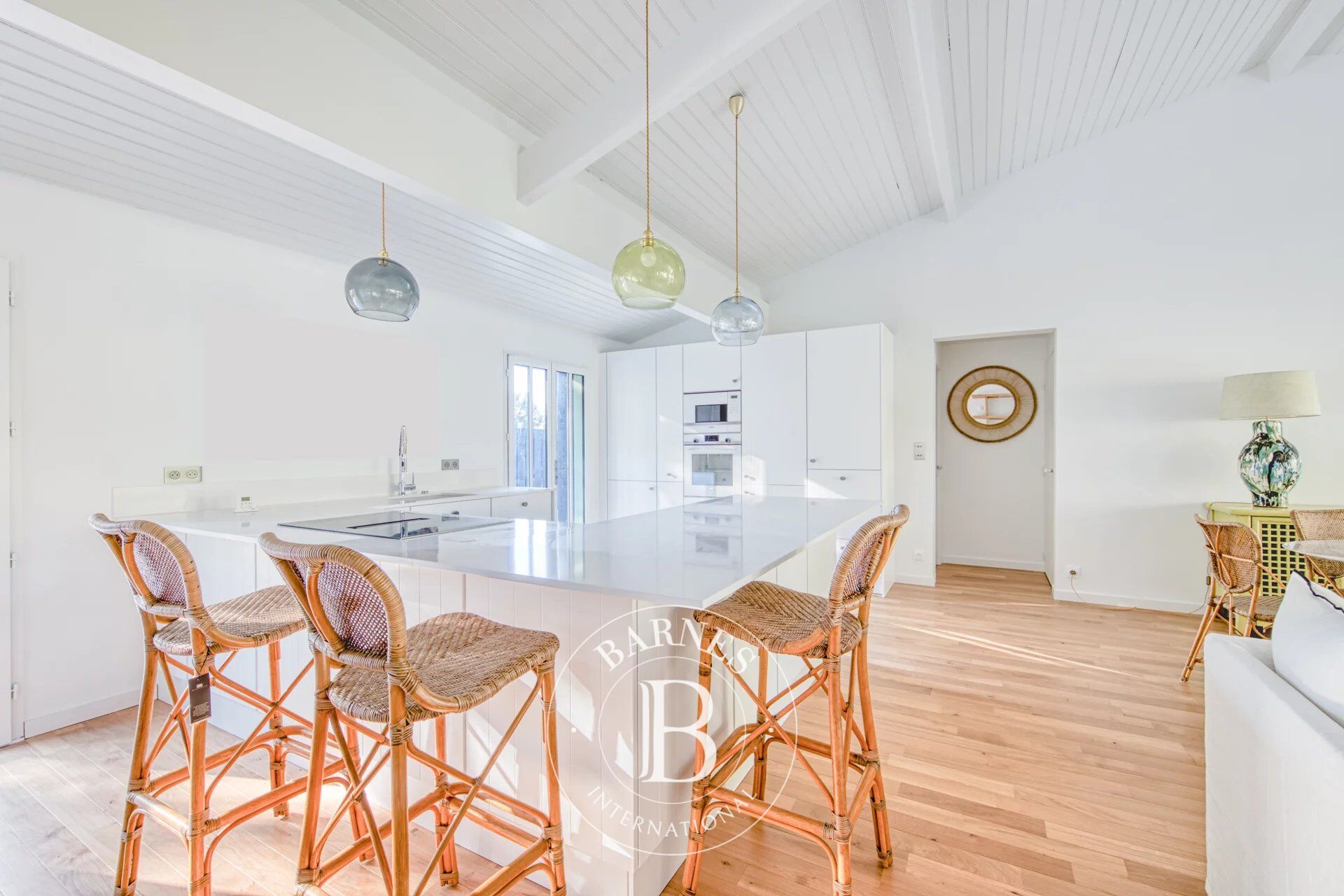 FULLY RENOVATED VILLA, CLOSE TO THE OCEAN, AT THE CAP FERRET POINTE - picture 2