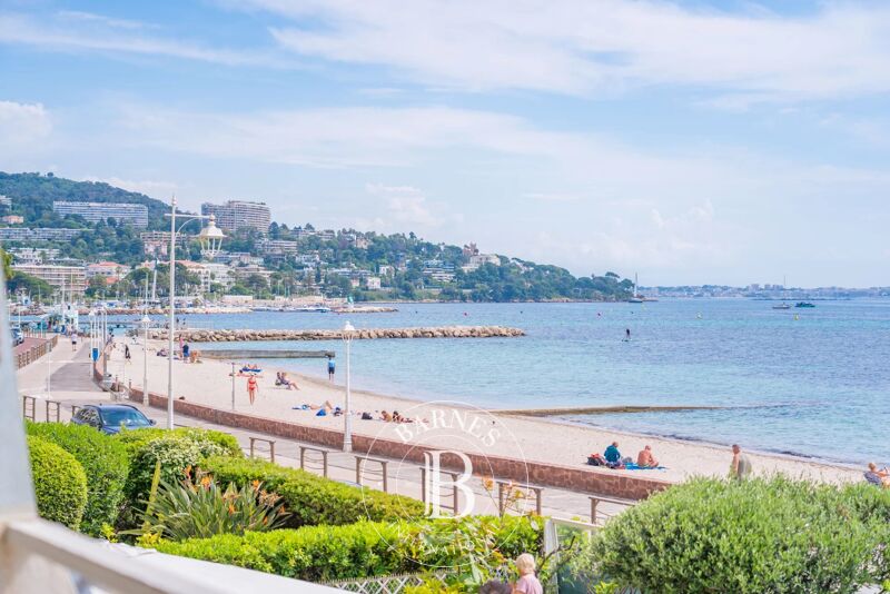 CANNES PALM BEACH - 3 PIÈCES - TERRASSE - VUE MER PANORAMIQUE