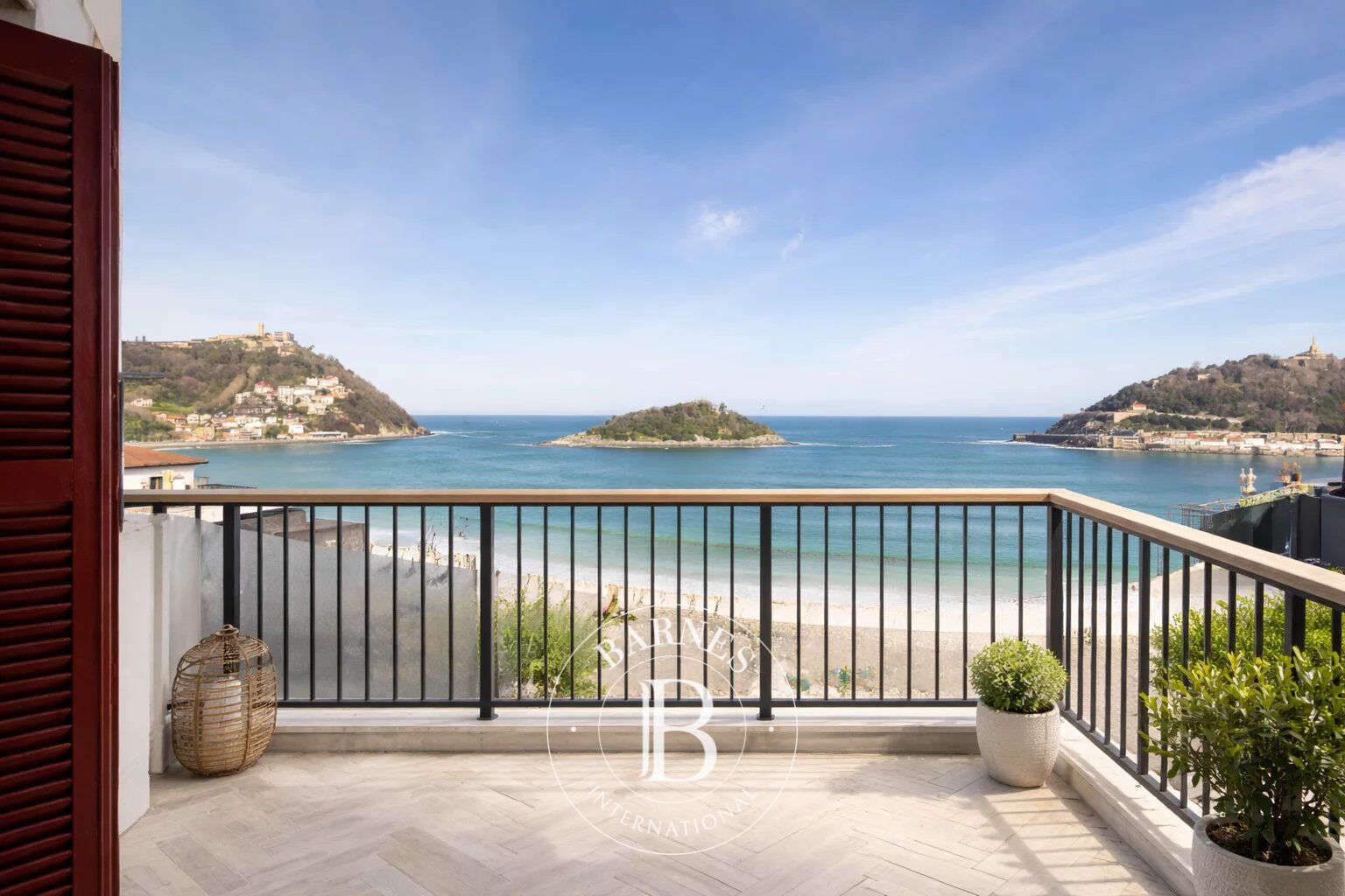 SAN SEBASTIÁN - Charmante villa individuelle avec des vues panoramiques spectaculaires sur la concha - picture 2