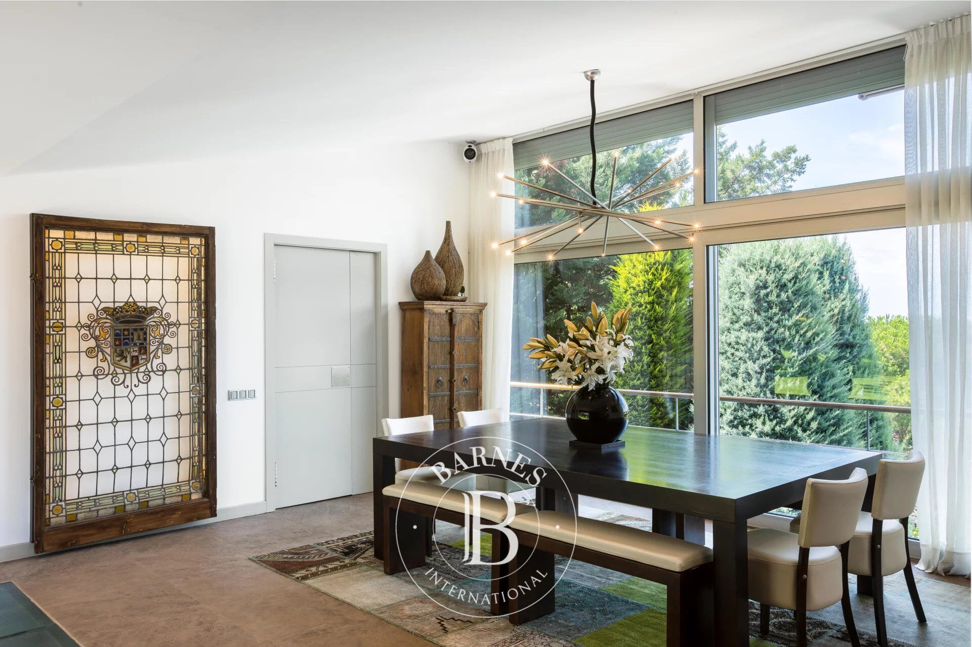 Imponente casa de lujo de 738 m² en venta en Sant Vicenç de Montalt, Barcelona - picture 2