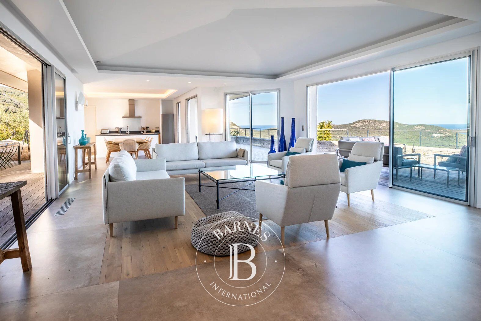 Palombaggia, villa 7 bedrooms, 1 service room, swimming pool, panoramic sea view, beach on foot - picture 3