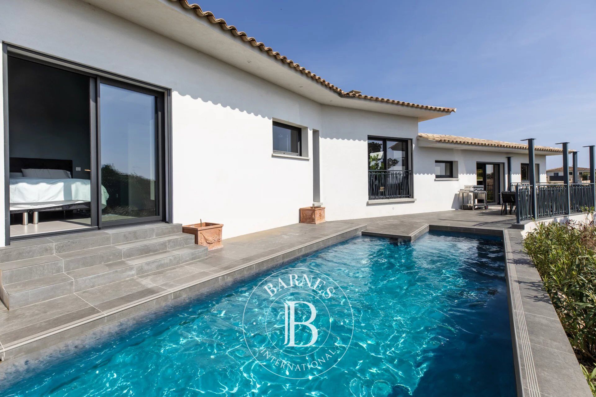 Solenzara. Villa 3 Chambres. Piscine. Aperçu mer. proche plage - picture 1