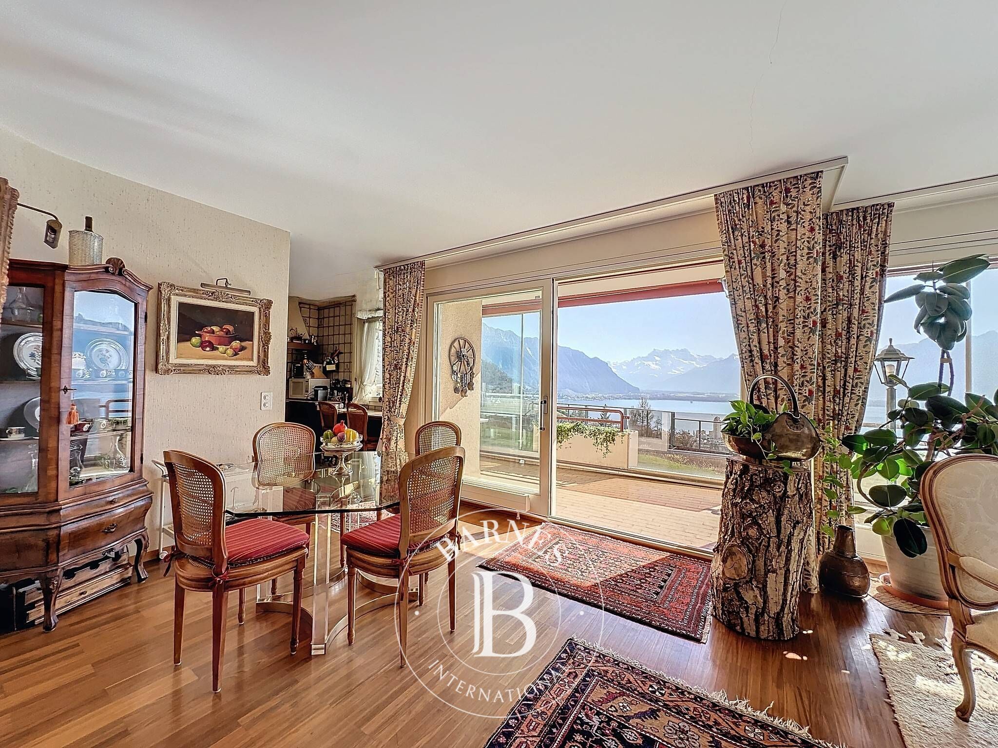 Daire Montreux - picture 10