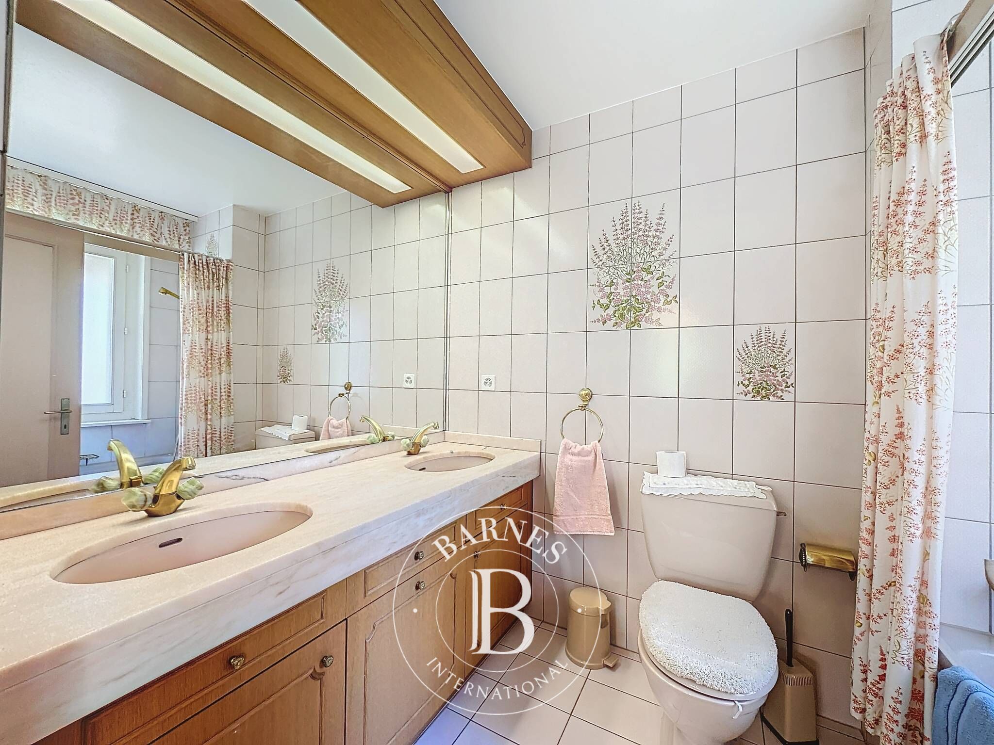 Daire Montreux - picture 12