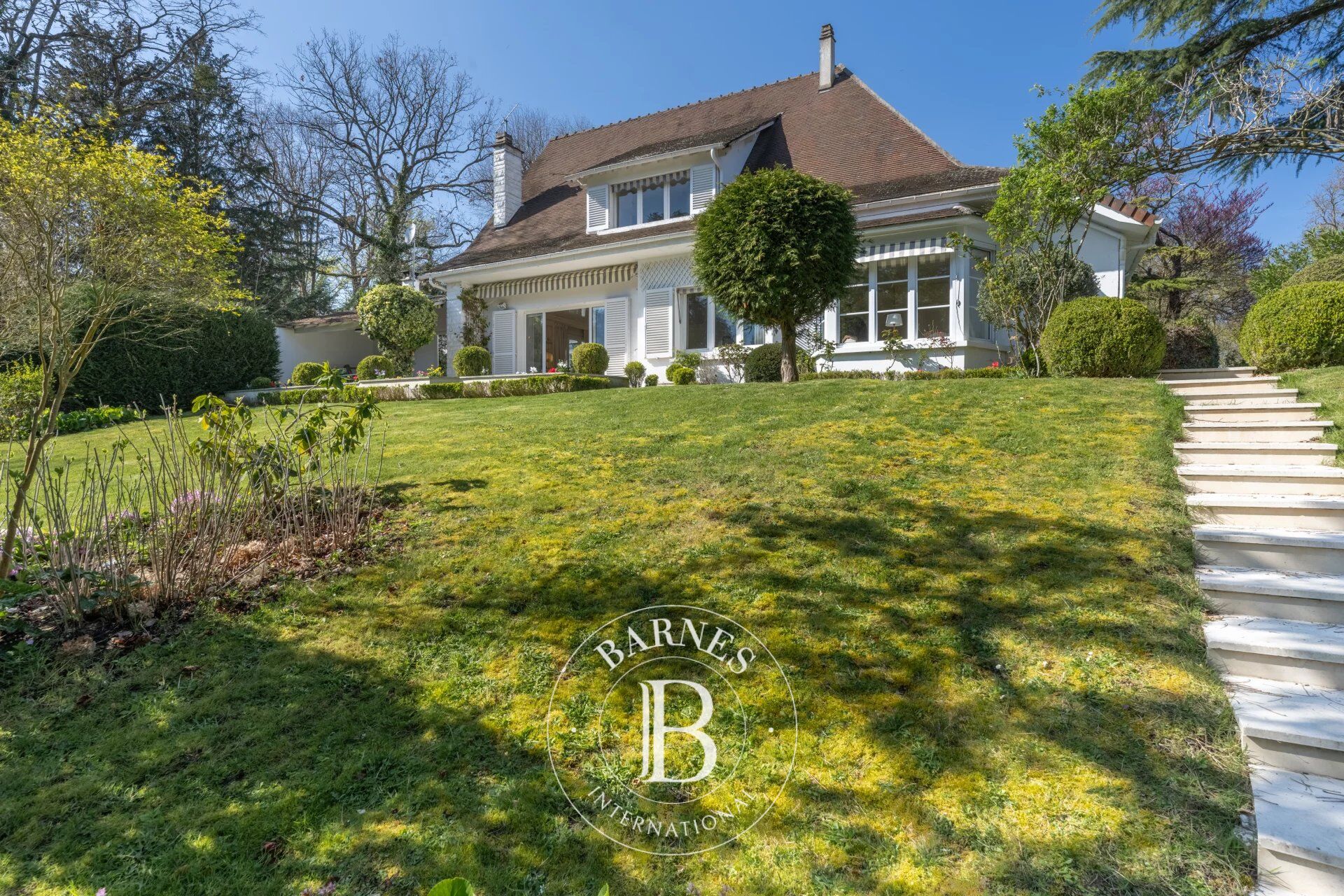 Exclusivité - Saint-Germain-en-Laye - Domaine du Château du Val - Charmante maison de 200 m² - 6 chambres - picture 1