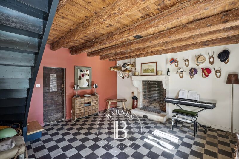 For Sale, House Tassin-la-Demi-Lune - picture 2