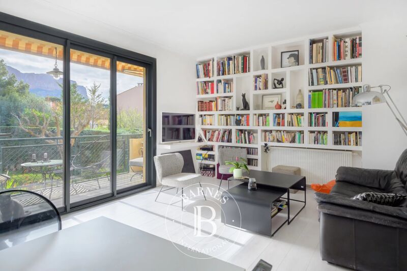 Vendido, Piso Cassis - picture 1