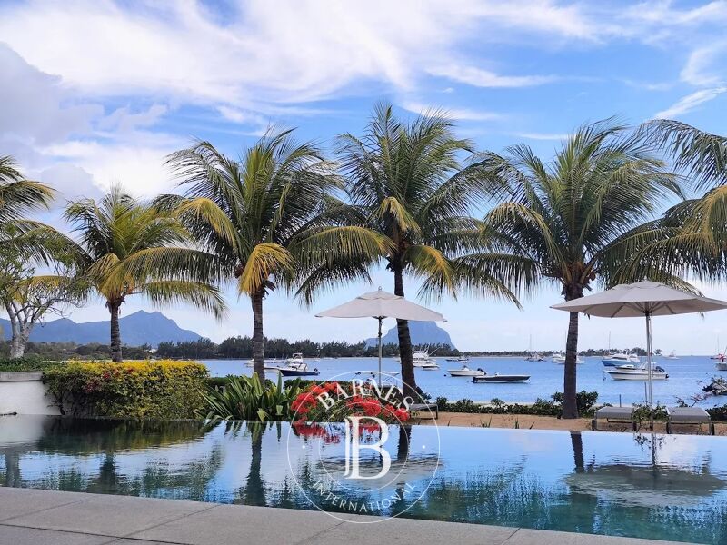 Venta, Ático Rivière Noire - picture 1