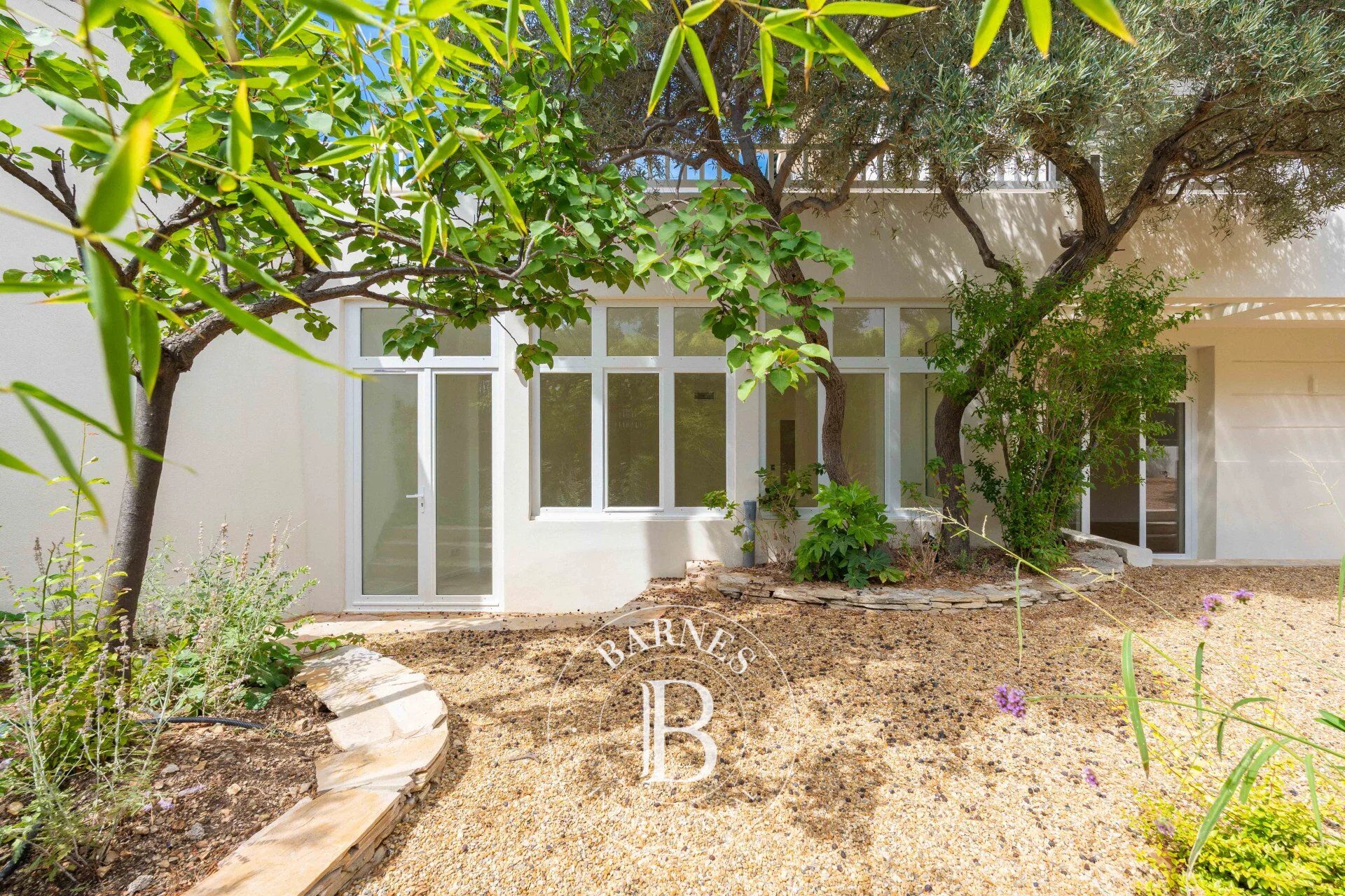 VENTE - MARSEILLE - 13007 - MALMOUSQUE - APPARTEMENT - JARDIN - GARAGE. - picture 2