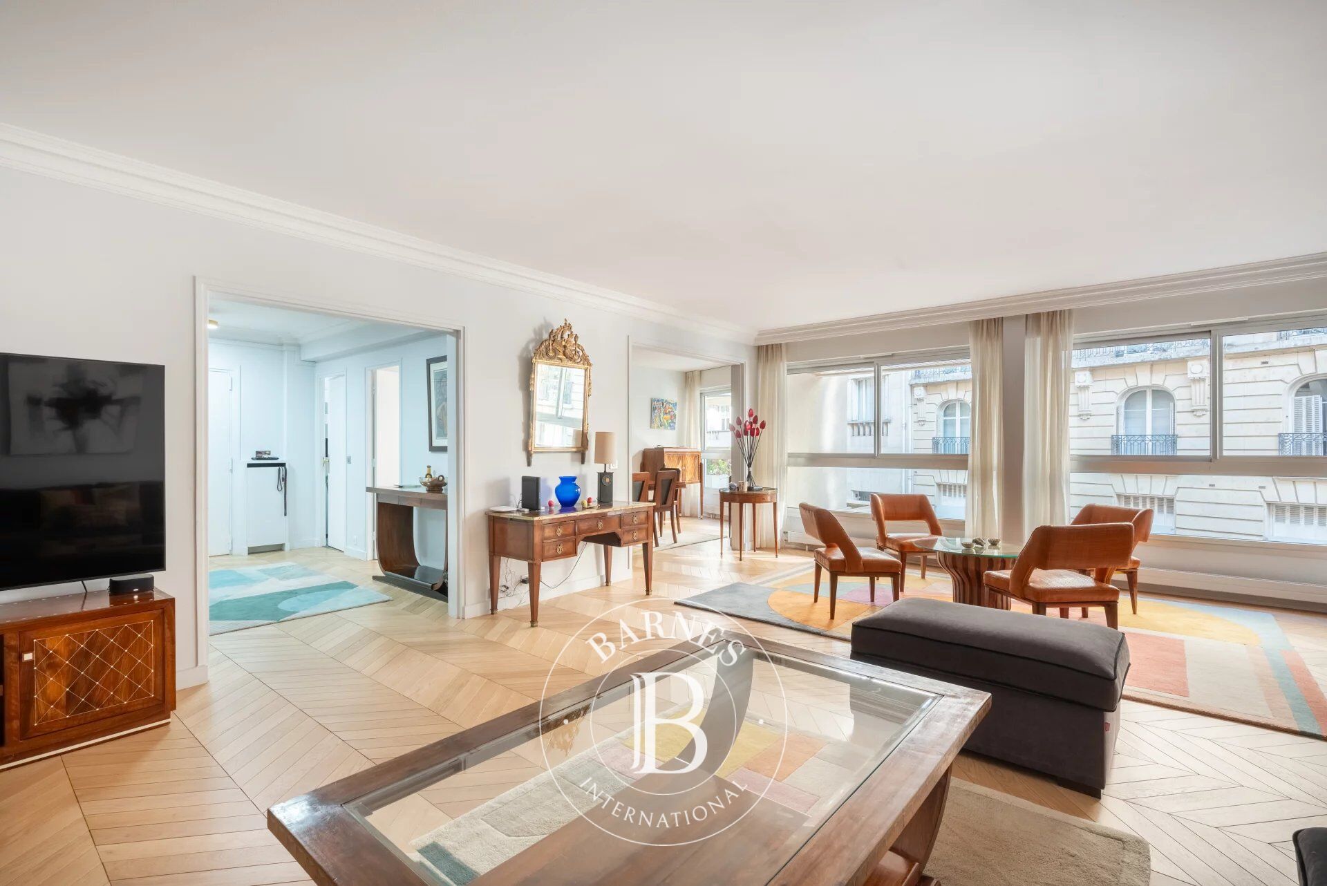 Paris 7 - Gros-Caillou - Un bel appartement familial à proximité d'excellentes écoles - Parkings - picture 2