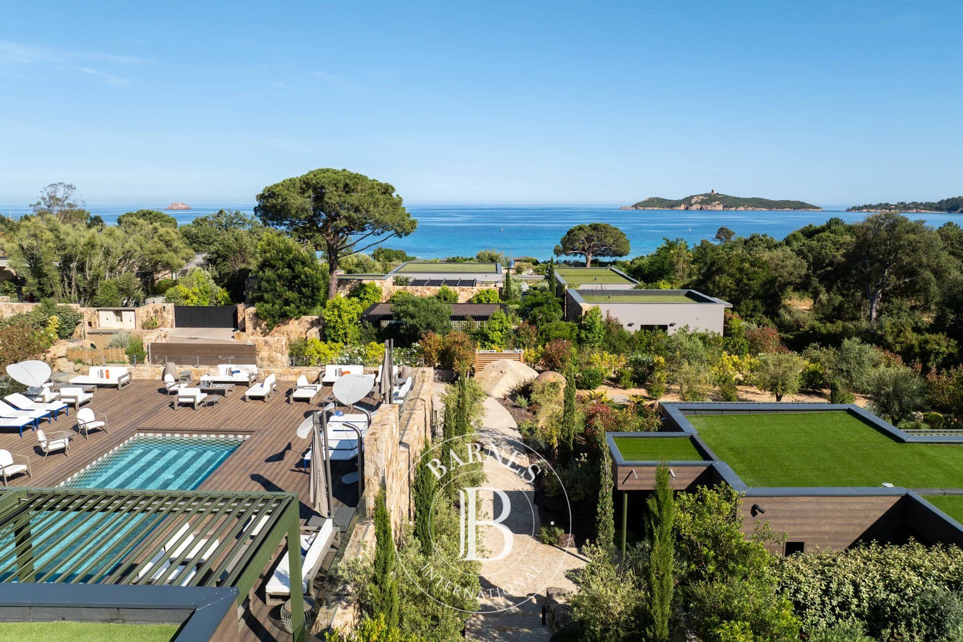 Caramontino, Villa-Hôtel avec vue mer, 8 chambres avec piscines indépendantes, piscine, plage à pied - picture 3