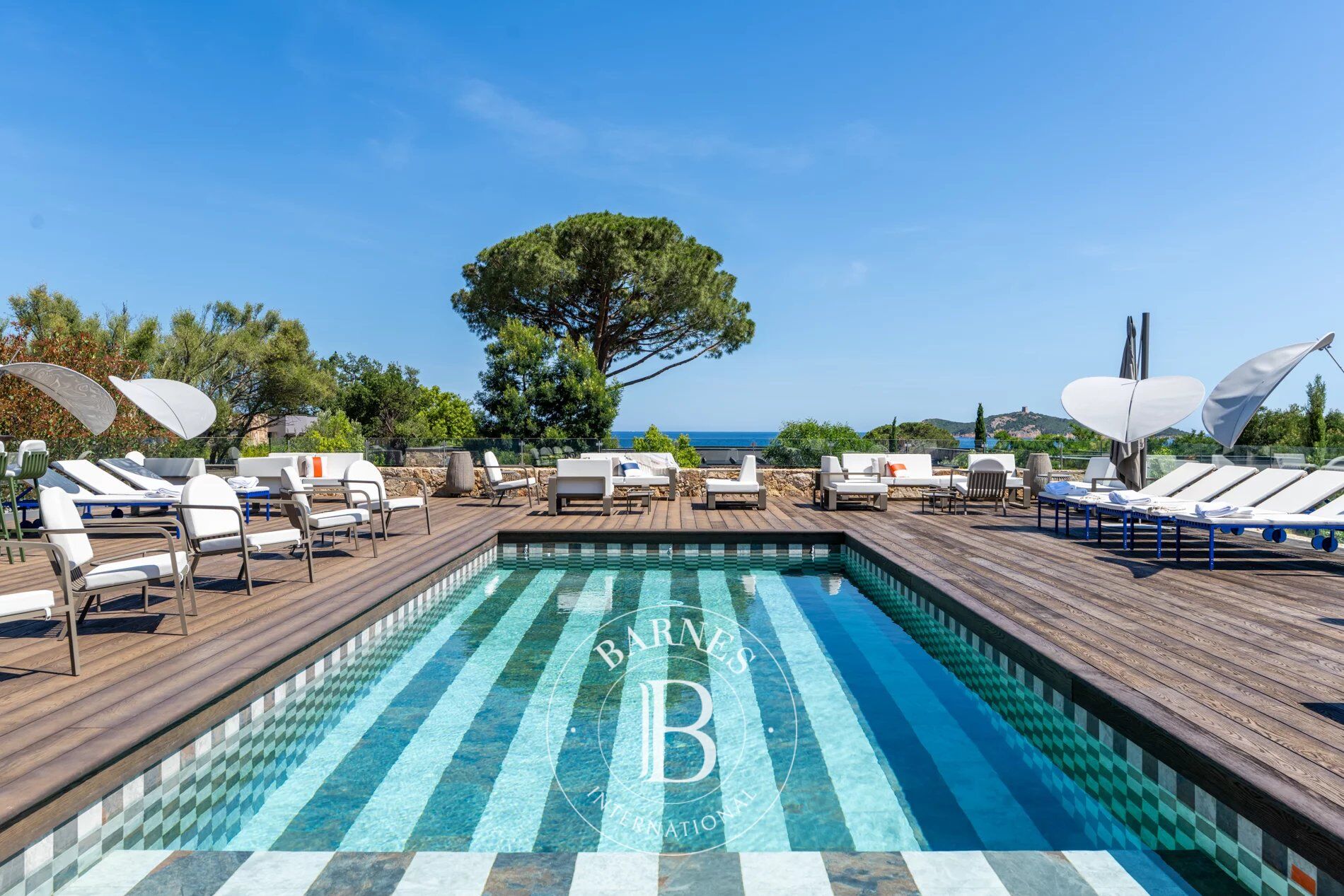 Caramontino, Villa-Hôtel avec vue mer, 8 chambres avec piscines indépendantes, piscine, plage à pied - picture 2