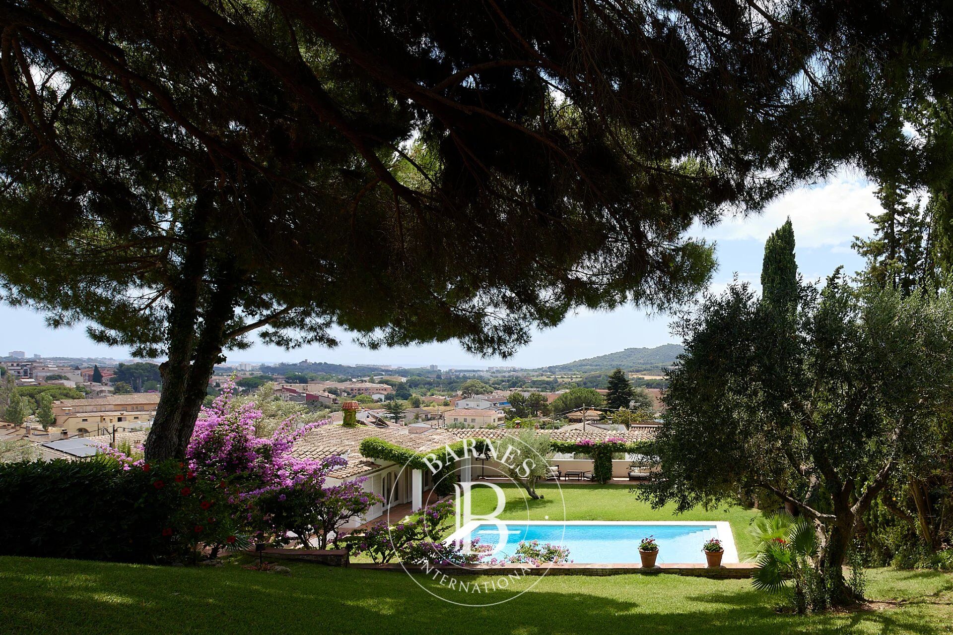 Newly renovated villa with stunning sea views and detached guest house in Calonge, Costa Brava - picture 3