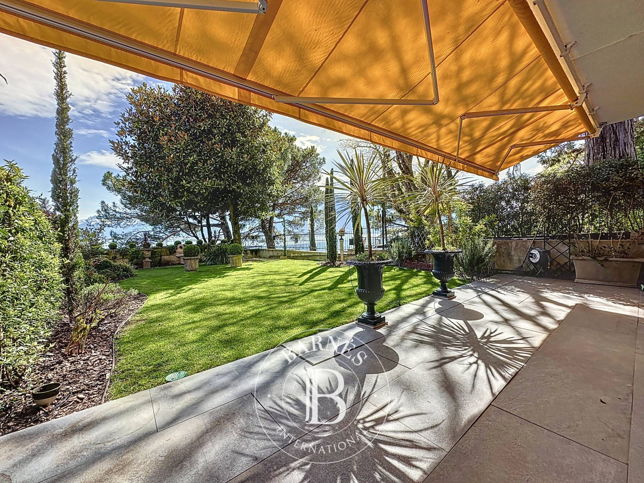 Daire Montreux - picture 11