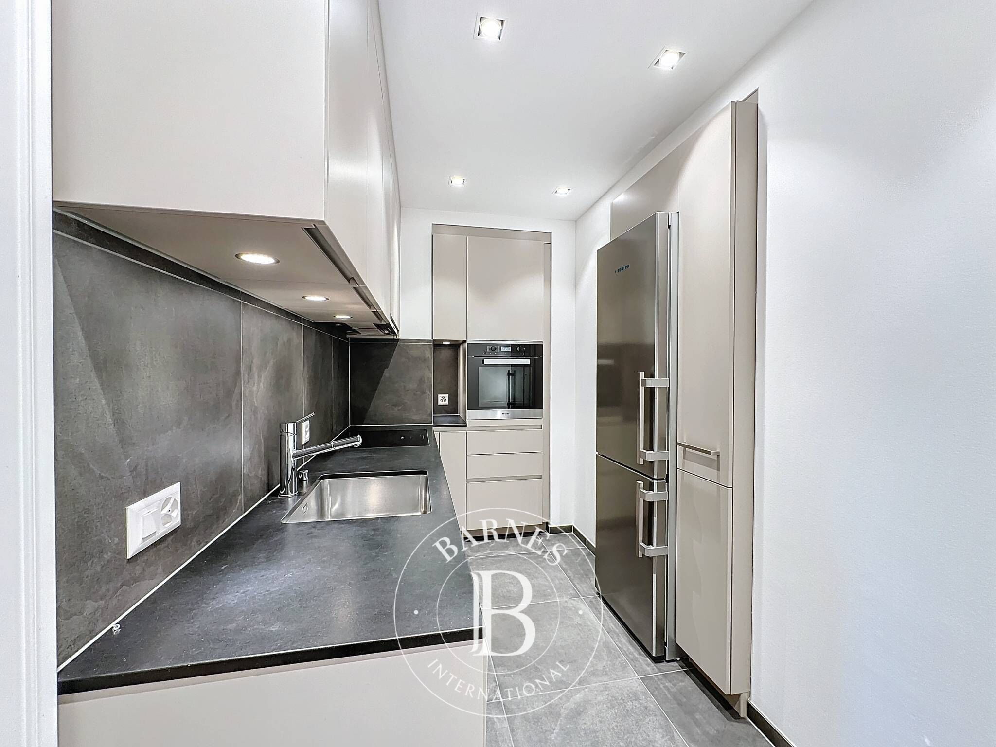 Daire Montreux - picture 6