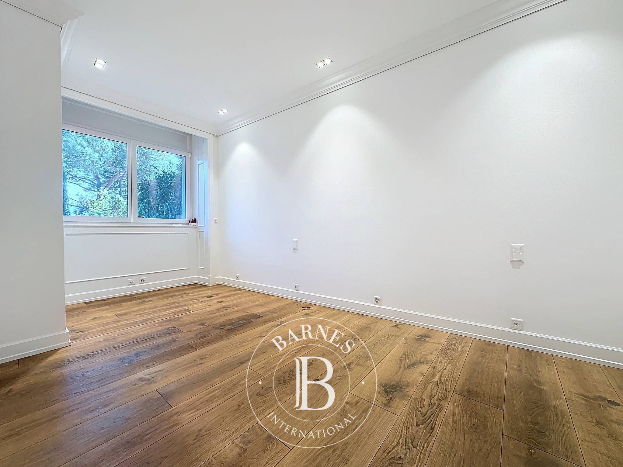 Daire Montreux - picture 10