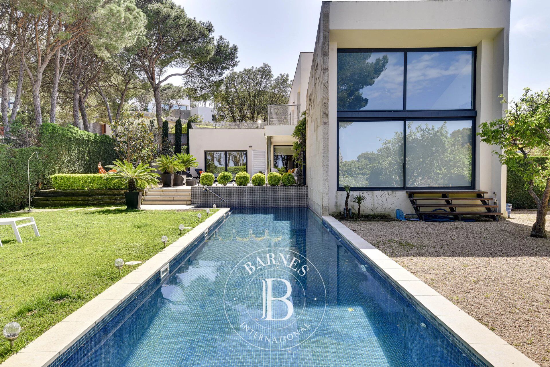 Fantastic modern villa with sea views and a few minutes walk from the beach, in the prestigious urbanisation of Torre Valentina, Sant Antoni de Calonge, Costa Brava. - picture 1
