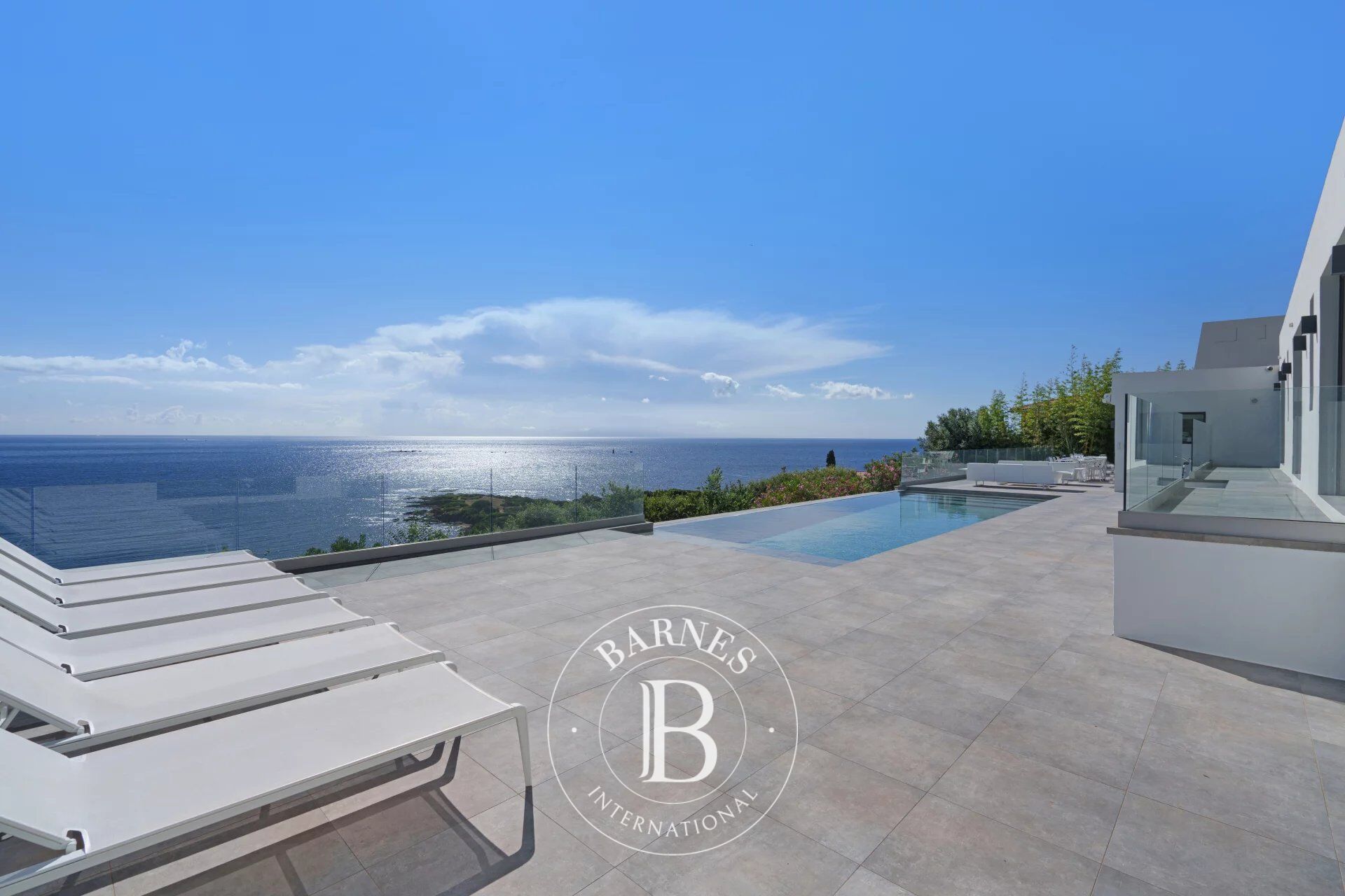 SEASONAL RENTAL - SAINTE- MAXIME - PANORAMIC SEA VIEW - 6 BEDROOMS - picture 3