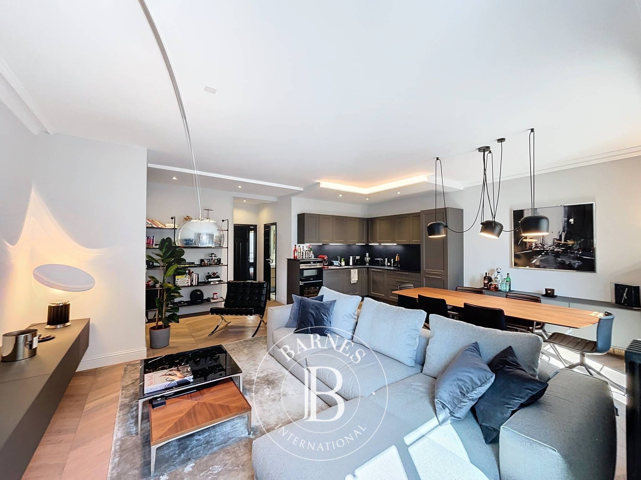 Daire Eaux-Vives - picture 6