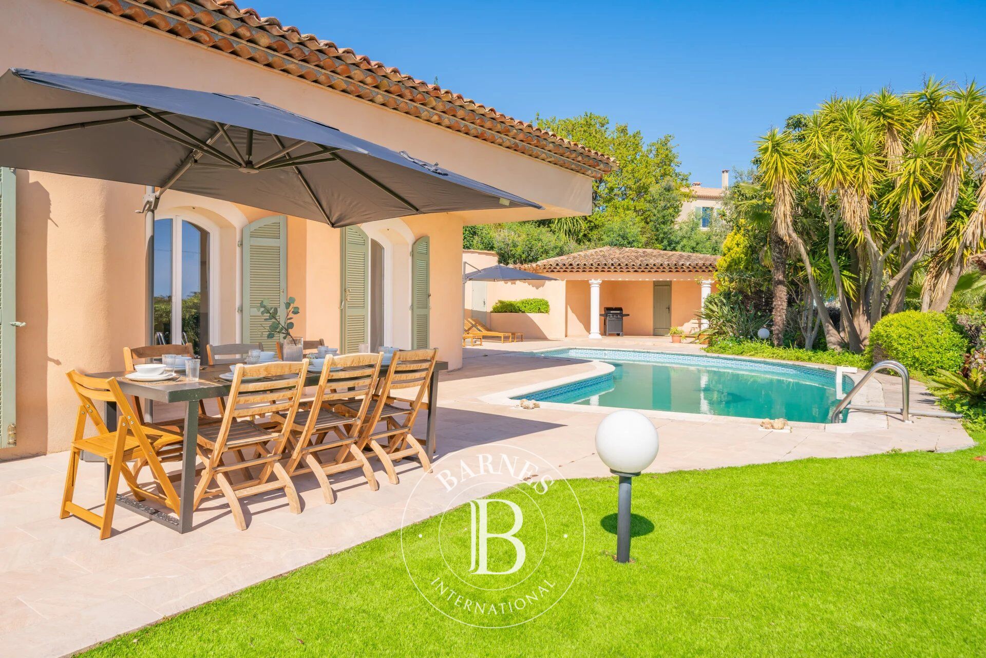 SUPER CANNES - CHARMING VILLA - PANORAMIC VIEW OF THE ISLANDS - picture 1