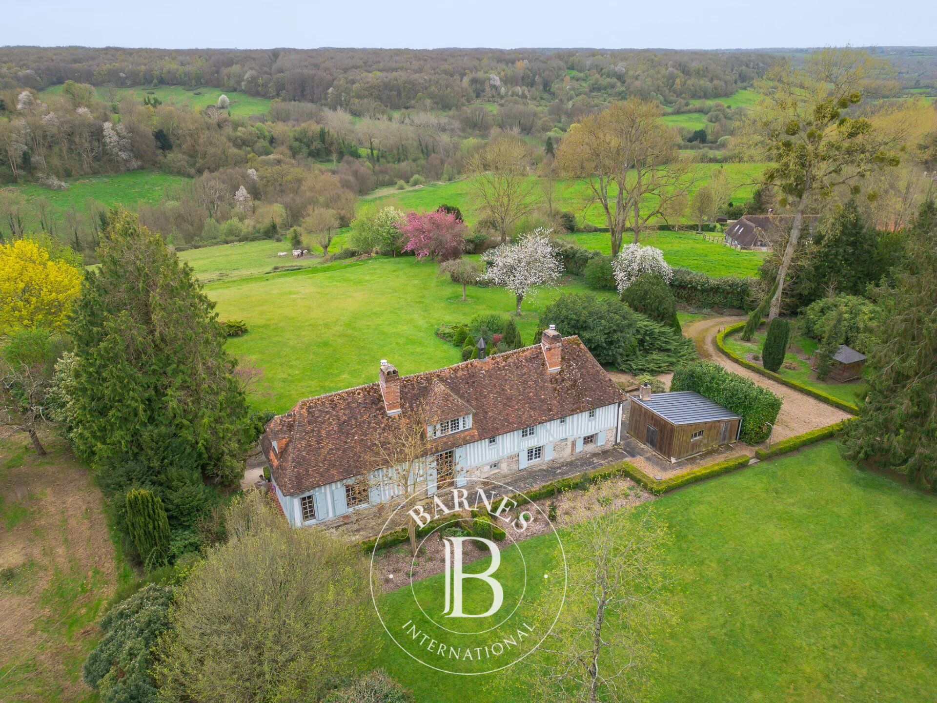 Maison for sale Lisieux 200m² 8 rooms 980 000€