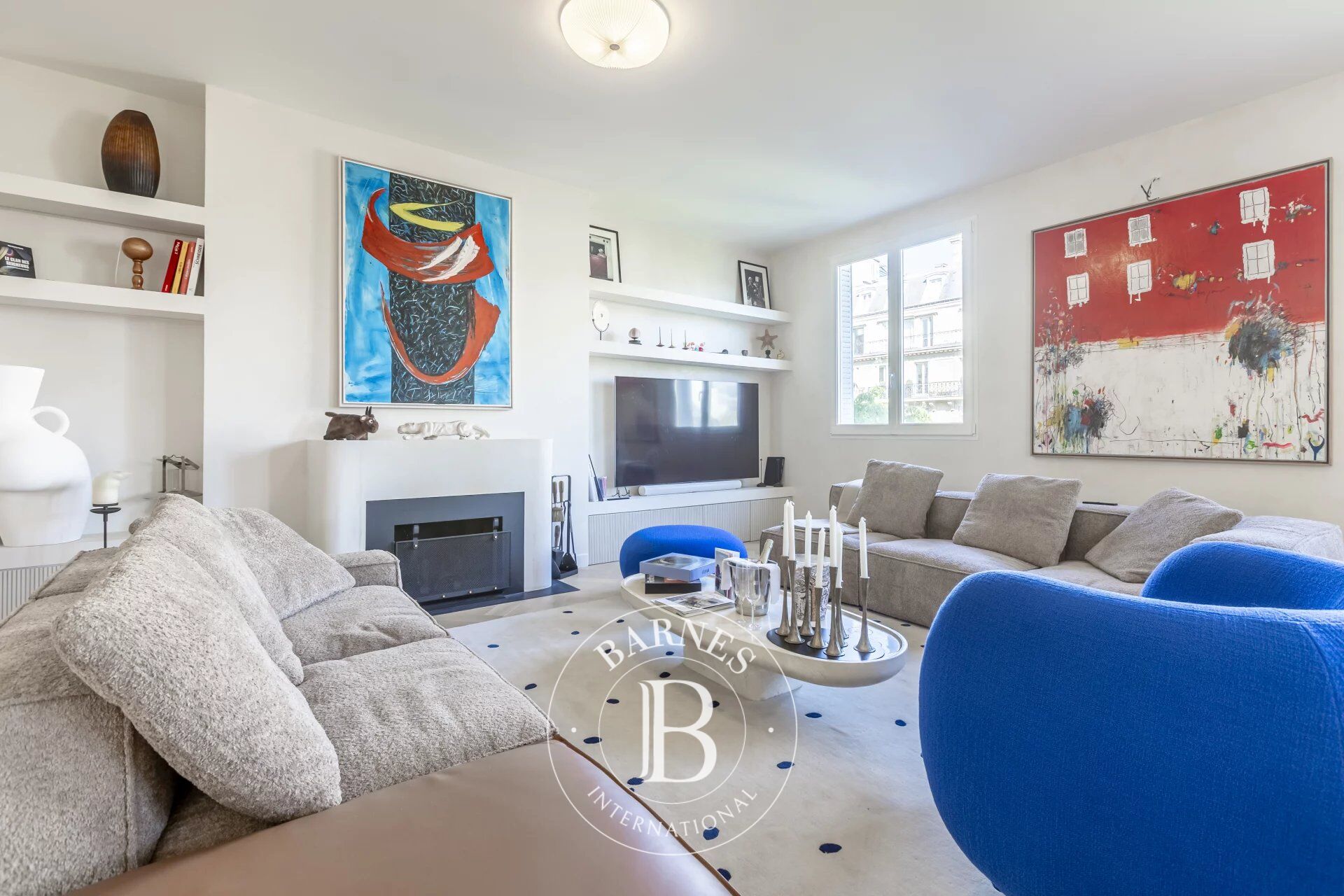 PARIS 08 - APPARTEMENT - 2 CHAMBRES - picture 3